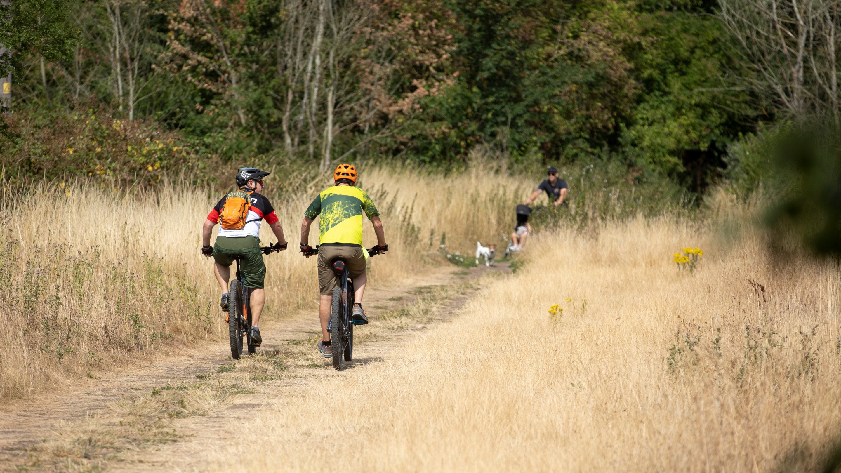 Cycling and walking by Waterclose Meadows Campsite, Cambridgeshire