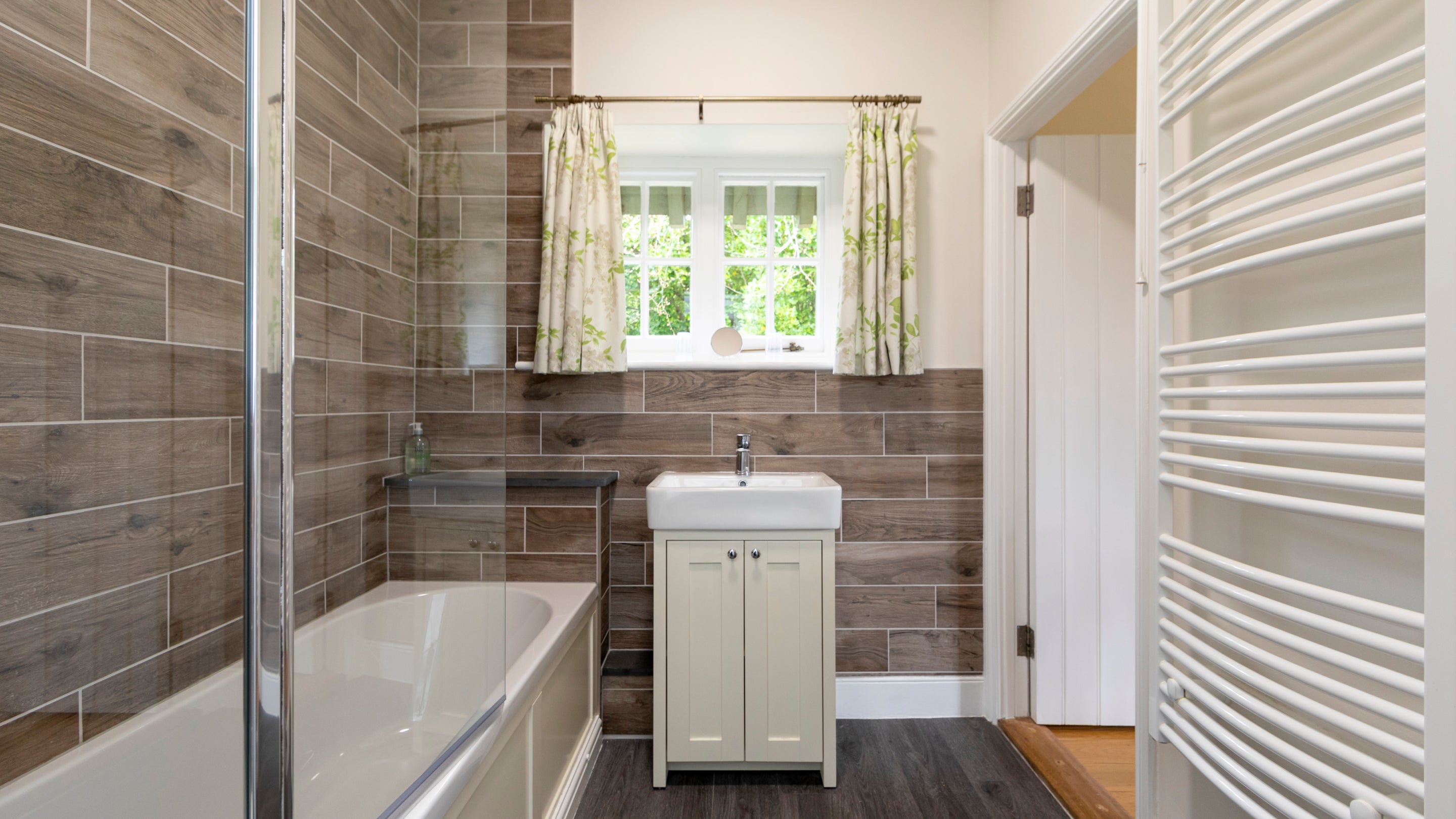 The bathroom at The Apple Store, Cornwall