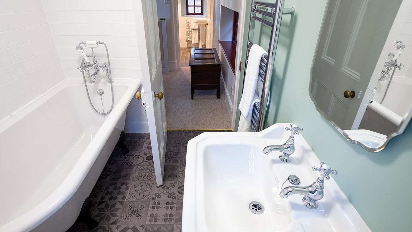 The bathroom at Bar Lodge, Penrose, Helston, Cornwall