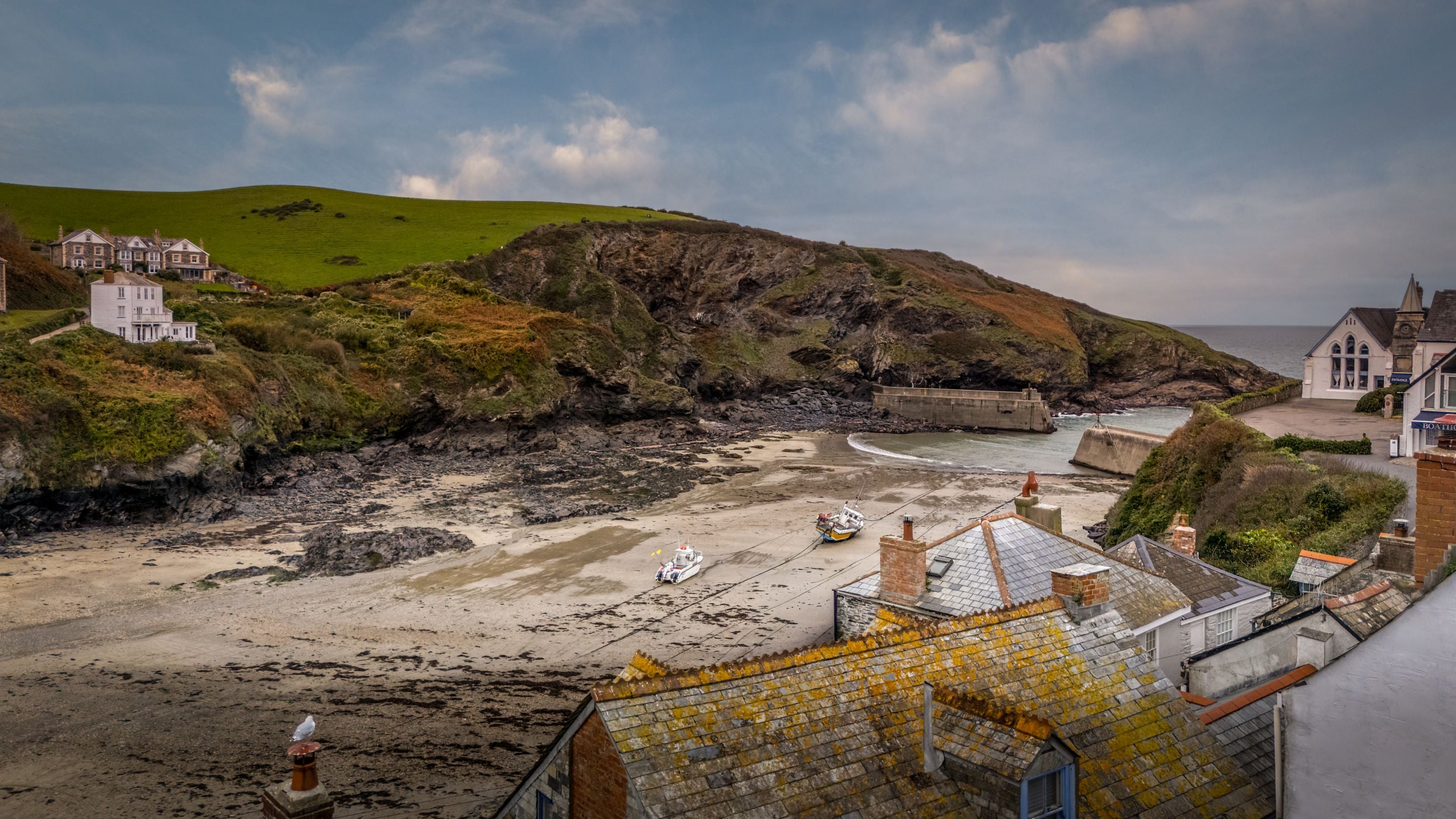 Port Isaac's beach at low tide, Cornwall