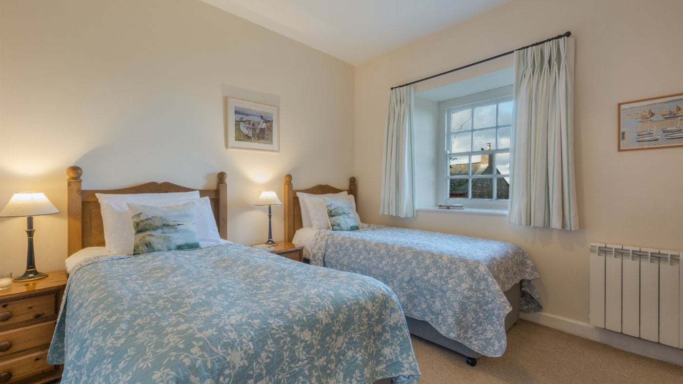The twin bedroom at Elm, Cadgwith, The Lizzard, Cornwall
