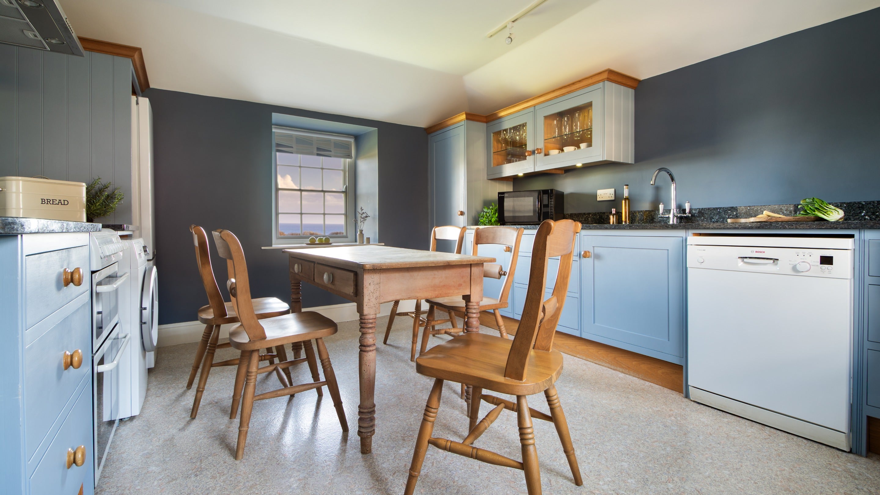 The kitchen-diner on the first floor of Chenhalls Barn, Cornwall