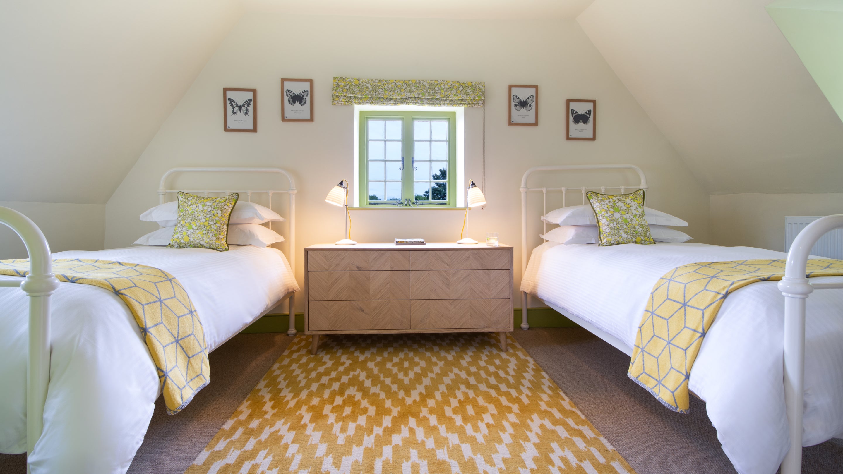 The twin bedroom at Cotehele Dairy Cottage, Cornwall