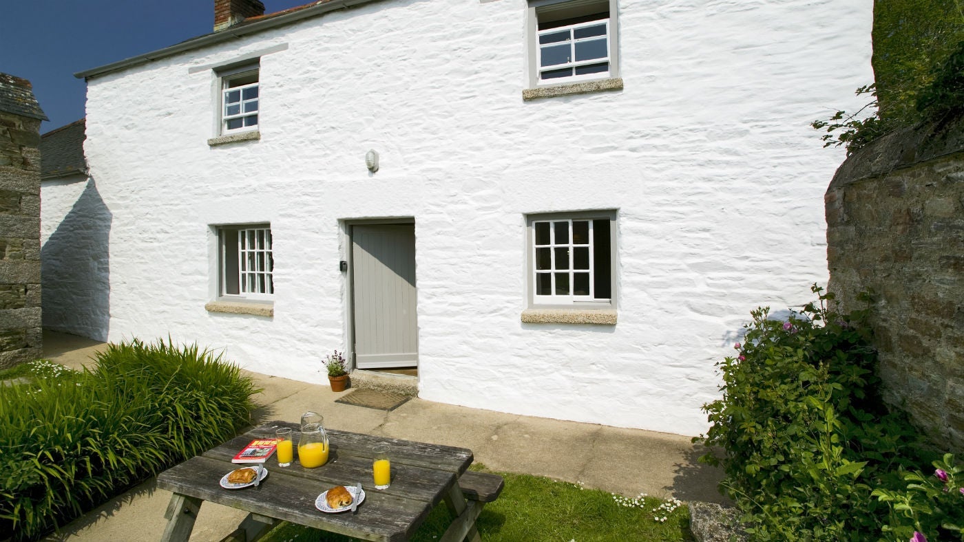 The exterior of Lower Pentire Farm House, Helston, Cornwall