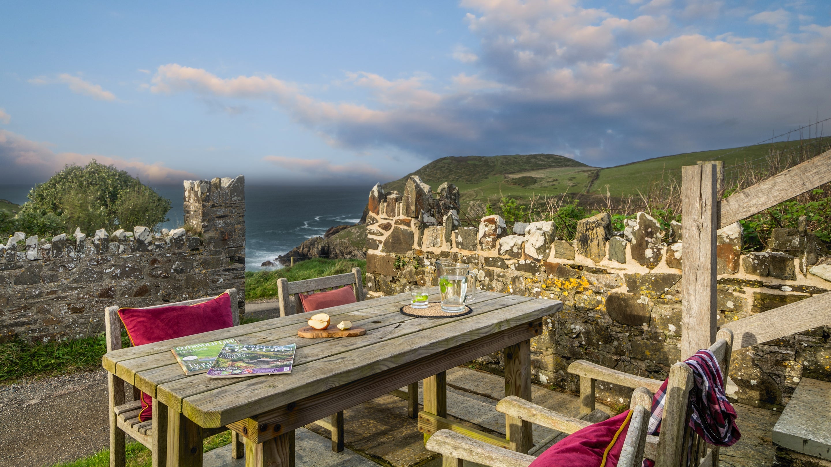 The outdoor table at Doyden Stable Cottage, Cornwall