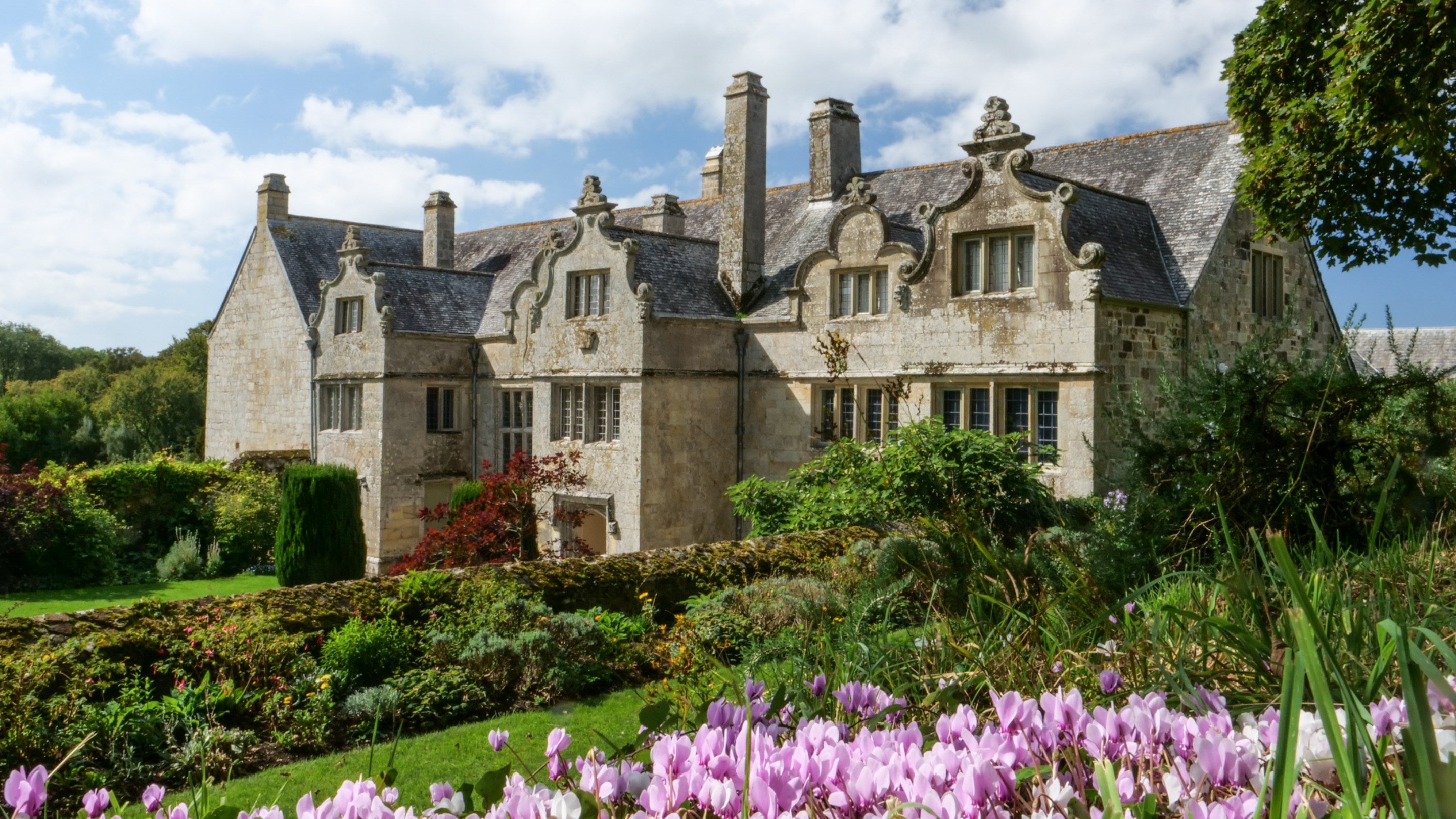 The Elizibethan manor house at Trerice, Cornwall