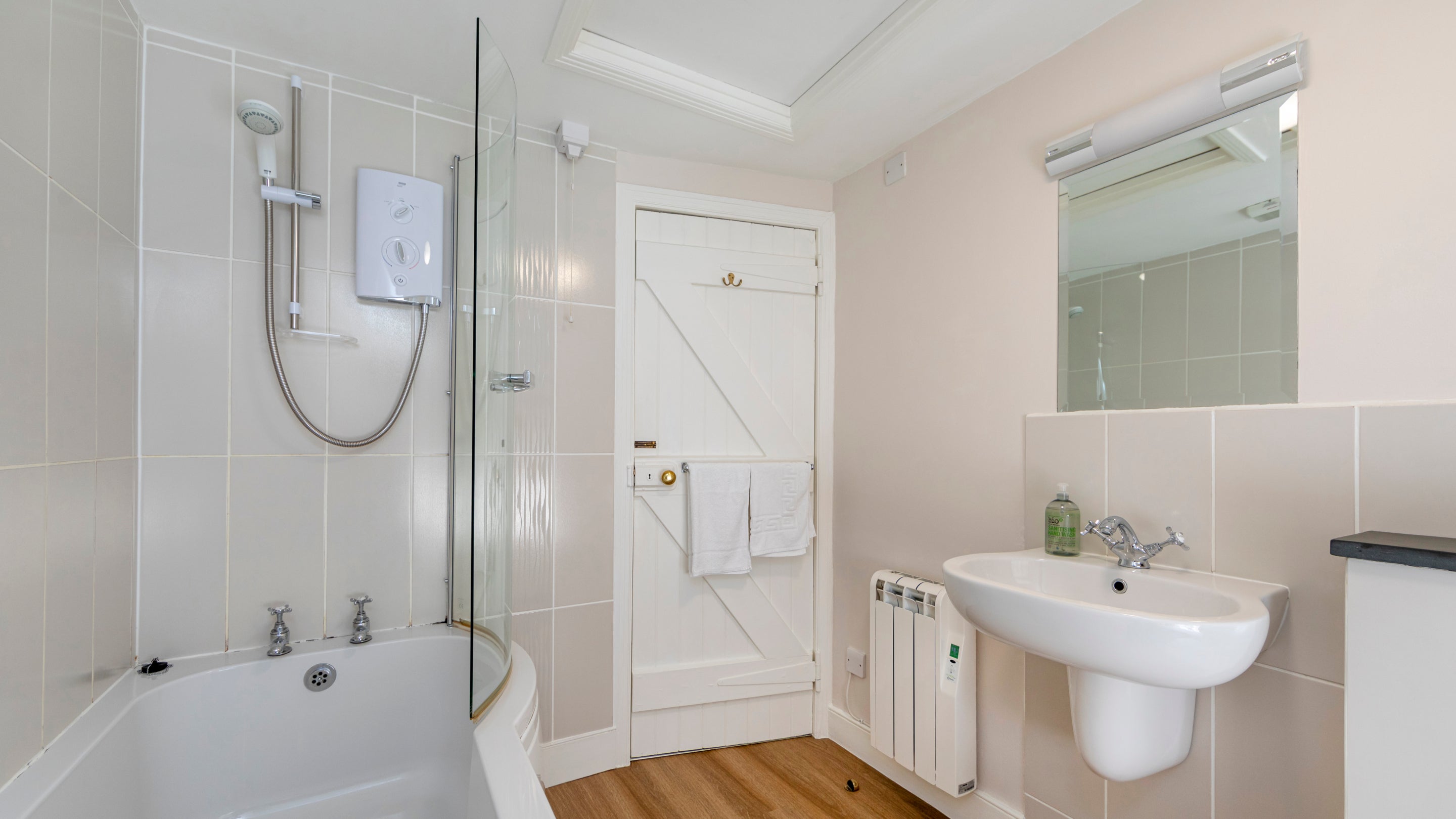 The bathroom at Ferris's Cottage, Cornwall