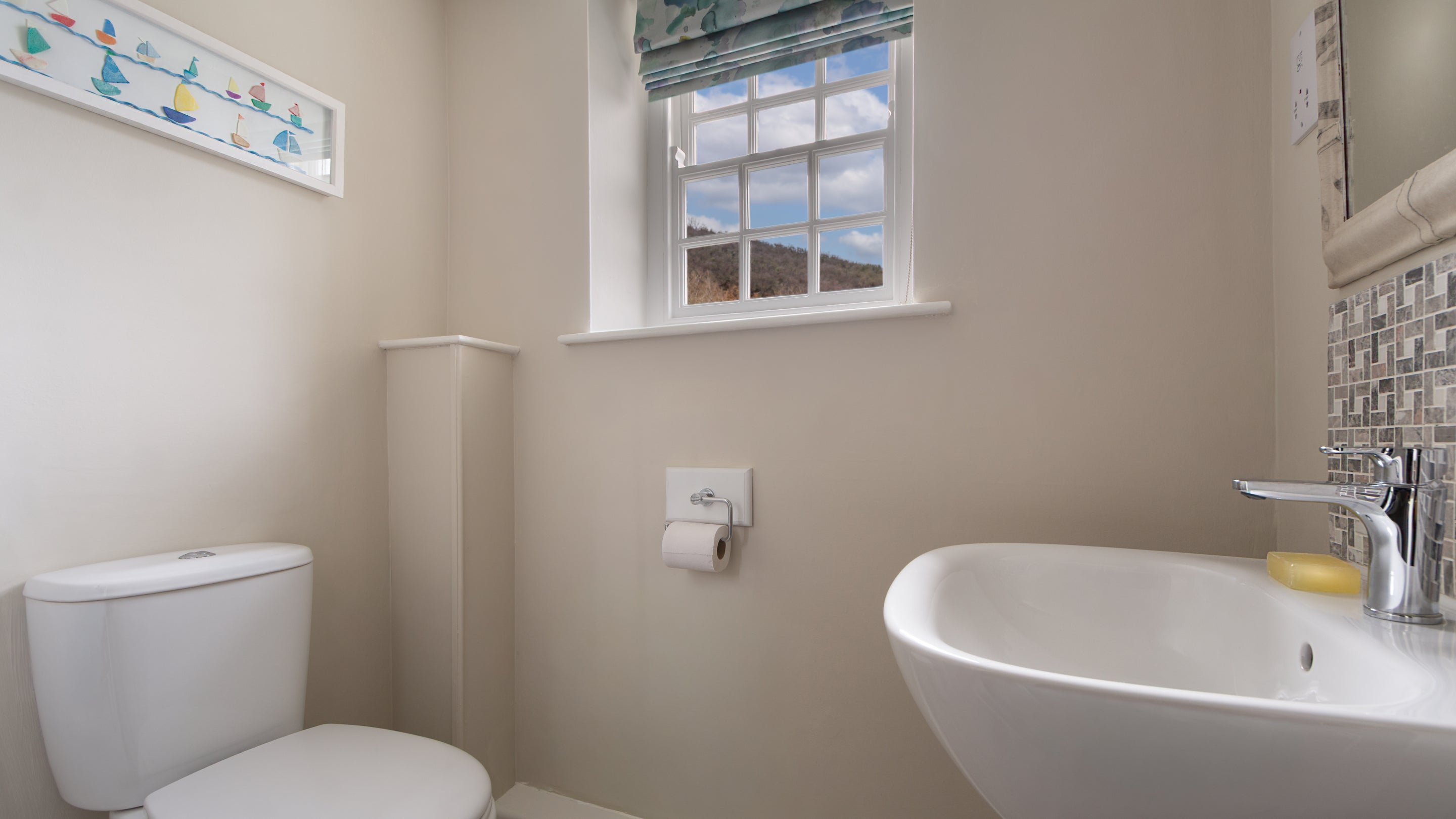 The separate toilet on the first floor of Harbour View, Cornwall