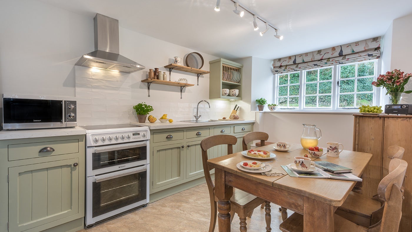 The kitchen and dining area at Hayrick, Lanteglos-by-Fowey, Cornwall