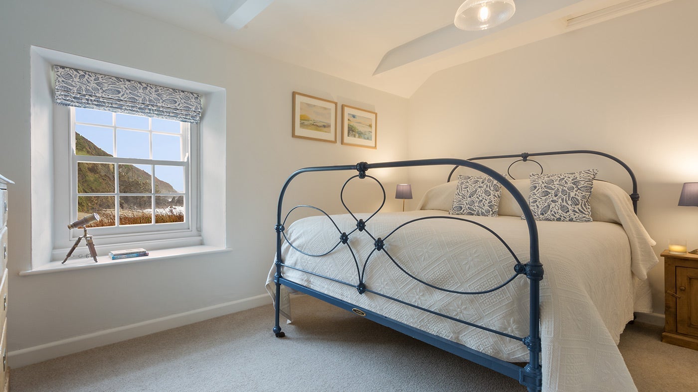 The double bedroom at Hemmick Cottage, Gorran, Cornwall