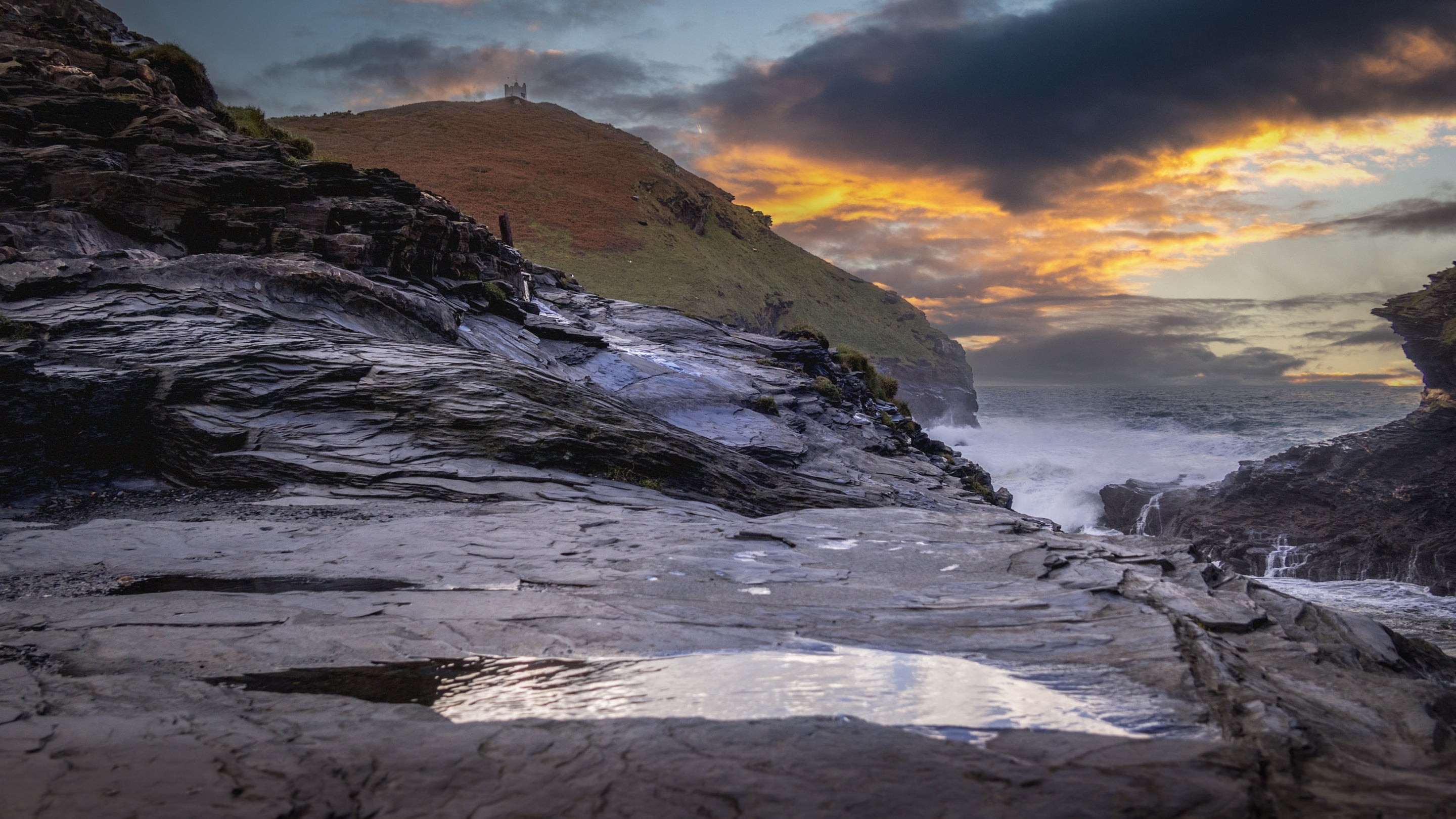 The area surrounding The Lugger, Cornwall