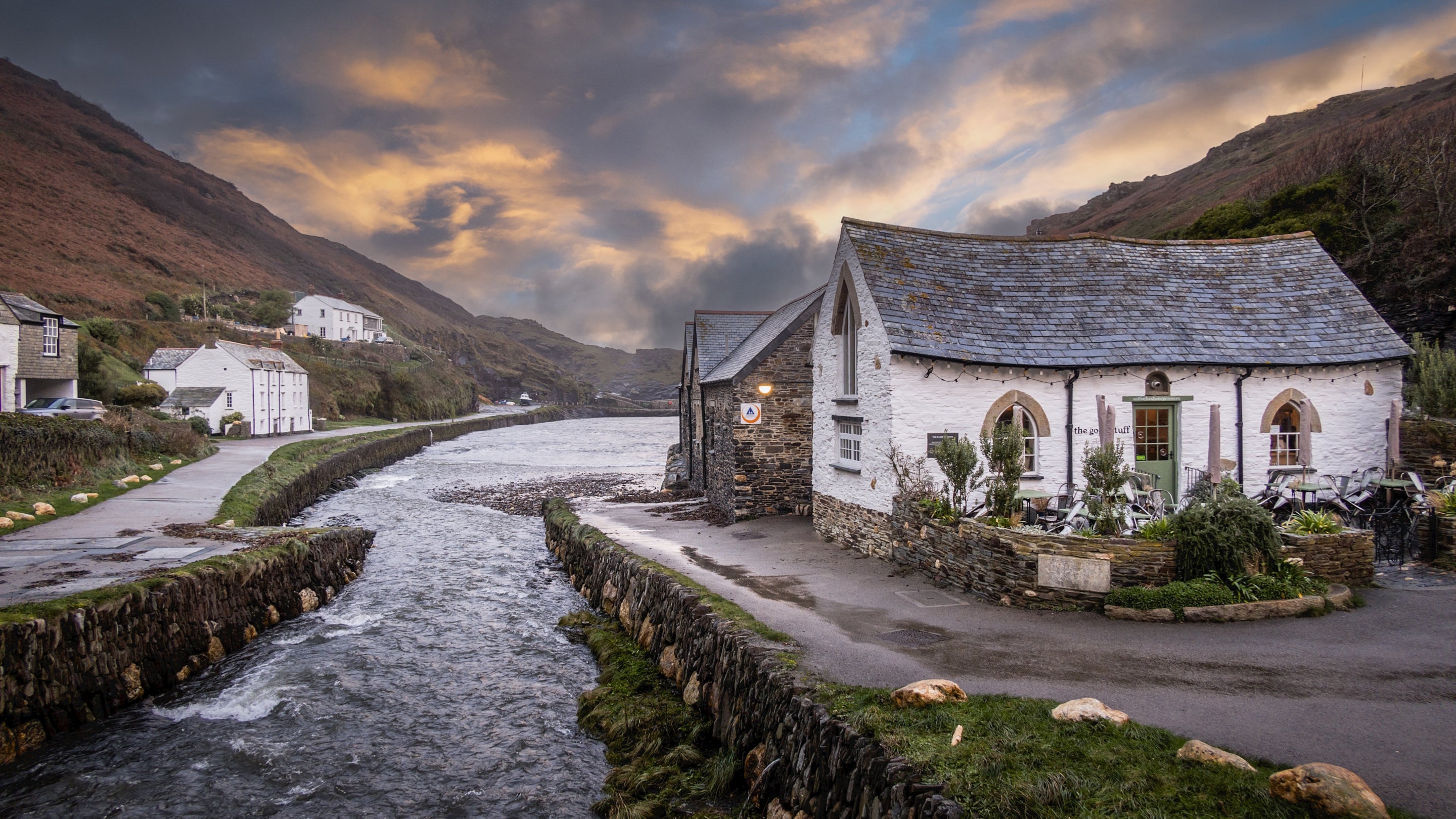 The area surrounding The Lugger, Cornwall