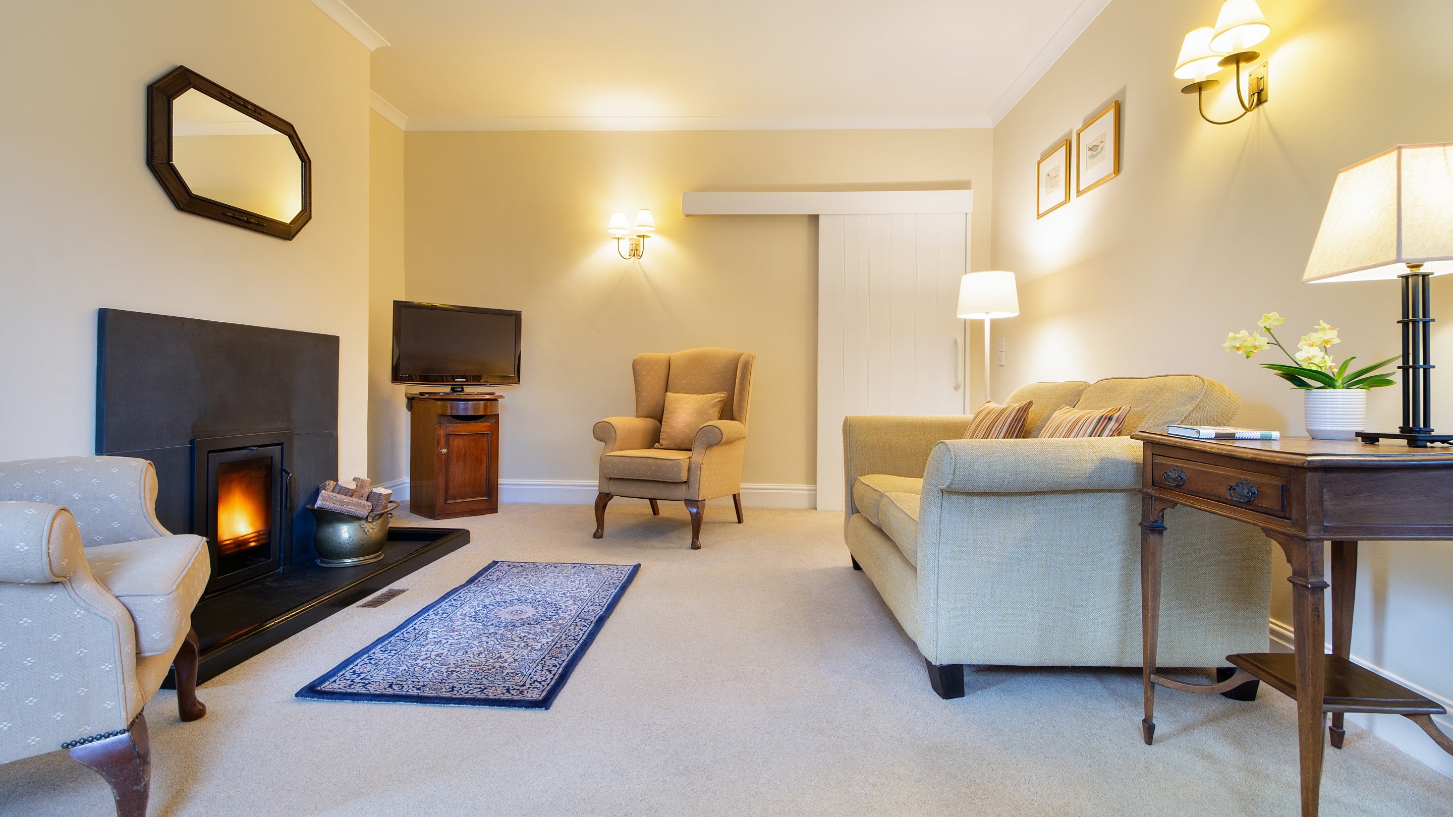 The open-plan sitting and dining room at The Major's Quarter, Cornwall