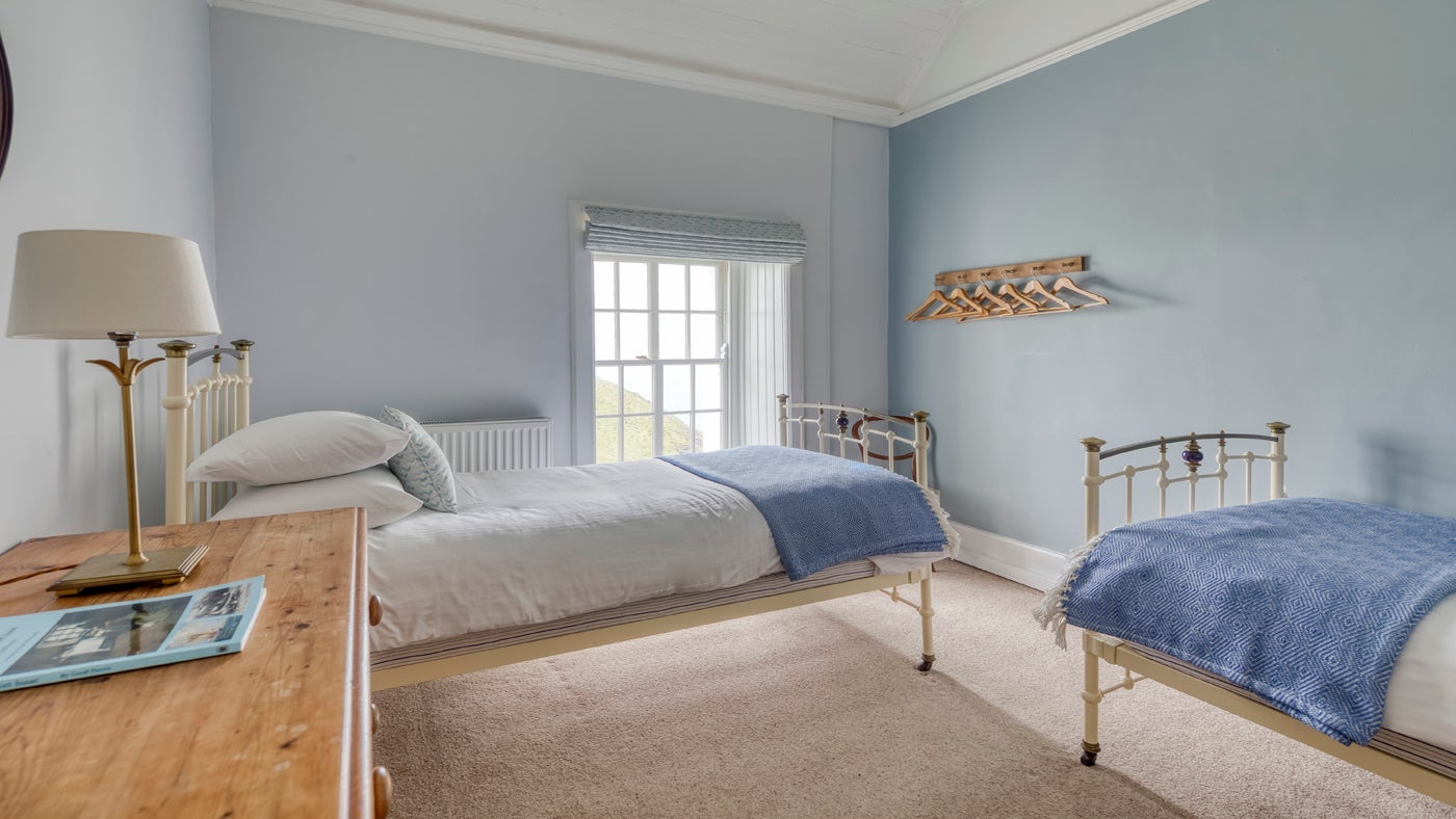 The twin bedroom at Mouls, Port Isaac, Cornwall