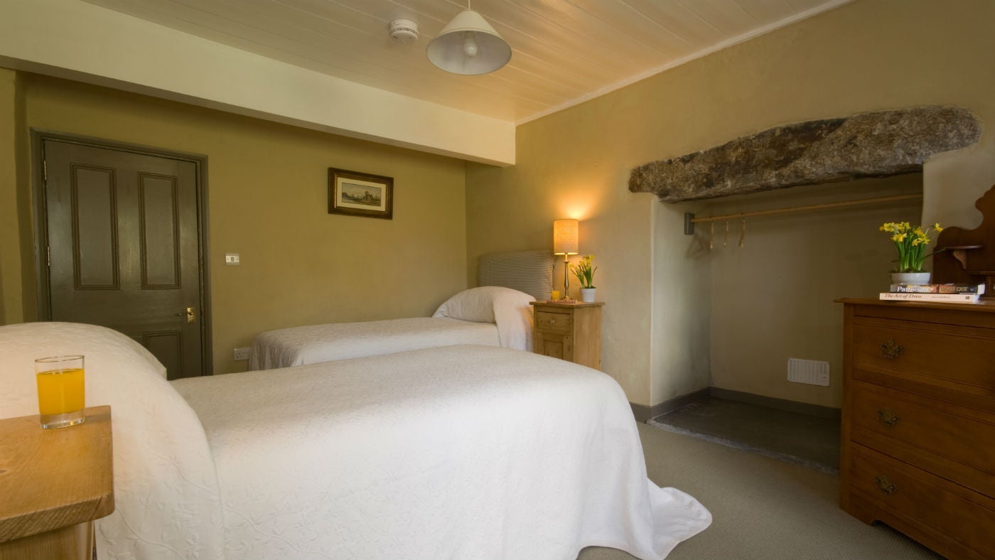 A twin bedroom at Nanceglos House, Penzance, Cornwall