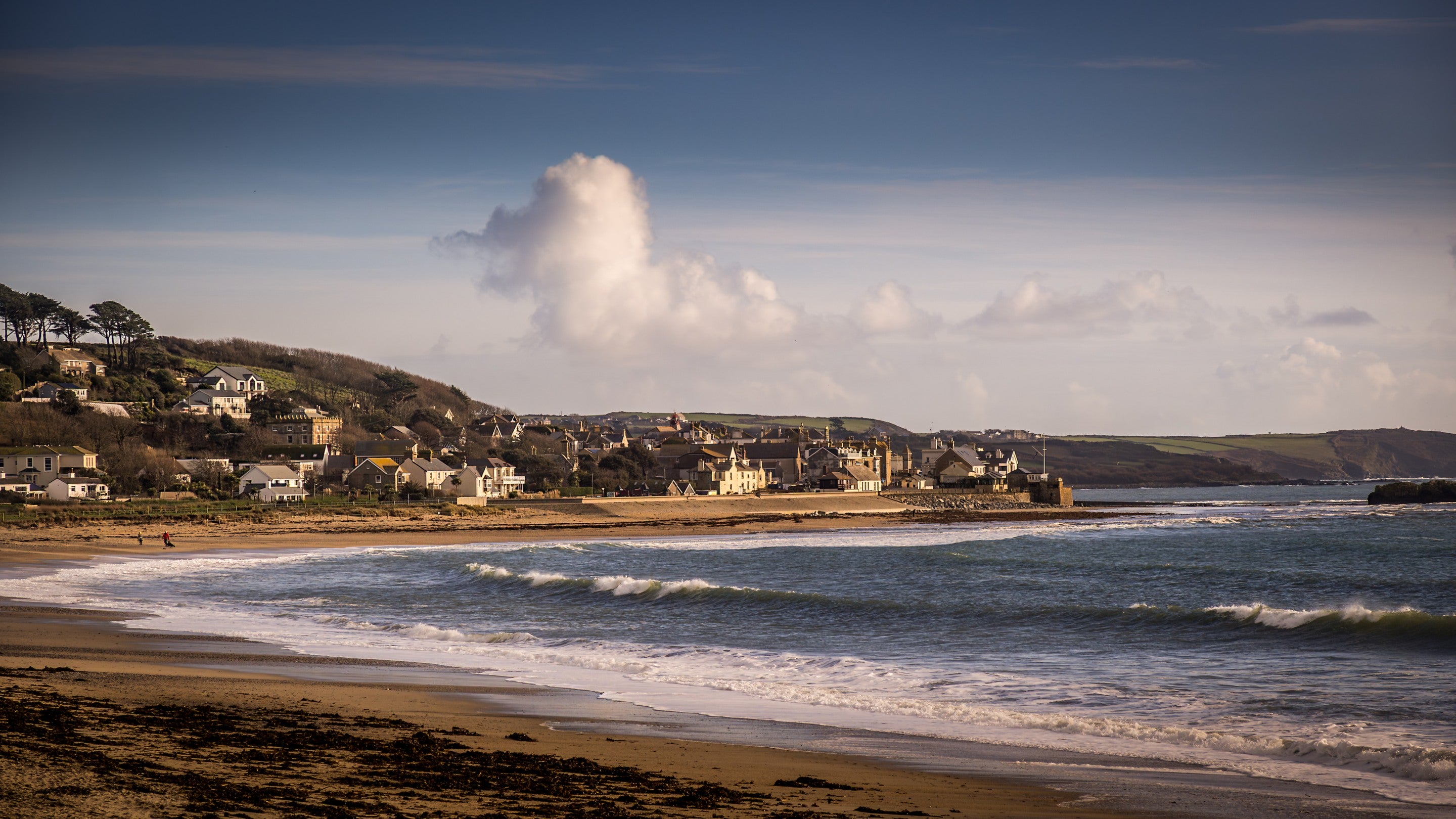 Marazion Beach, a popular coastal town with a sandy beach, just a 15-minute drive from Nanceglos House, Cornwall