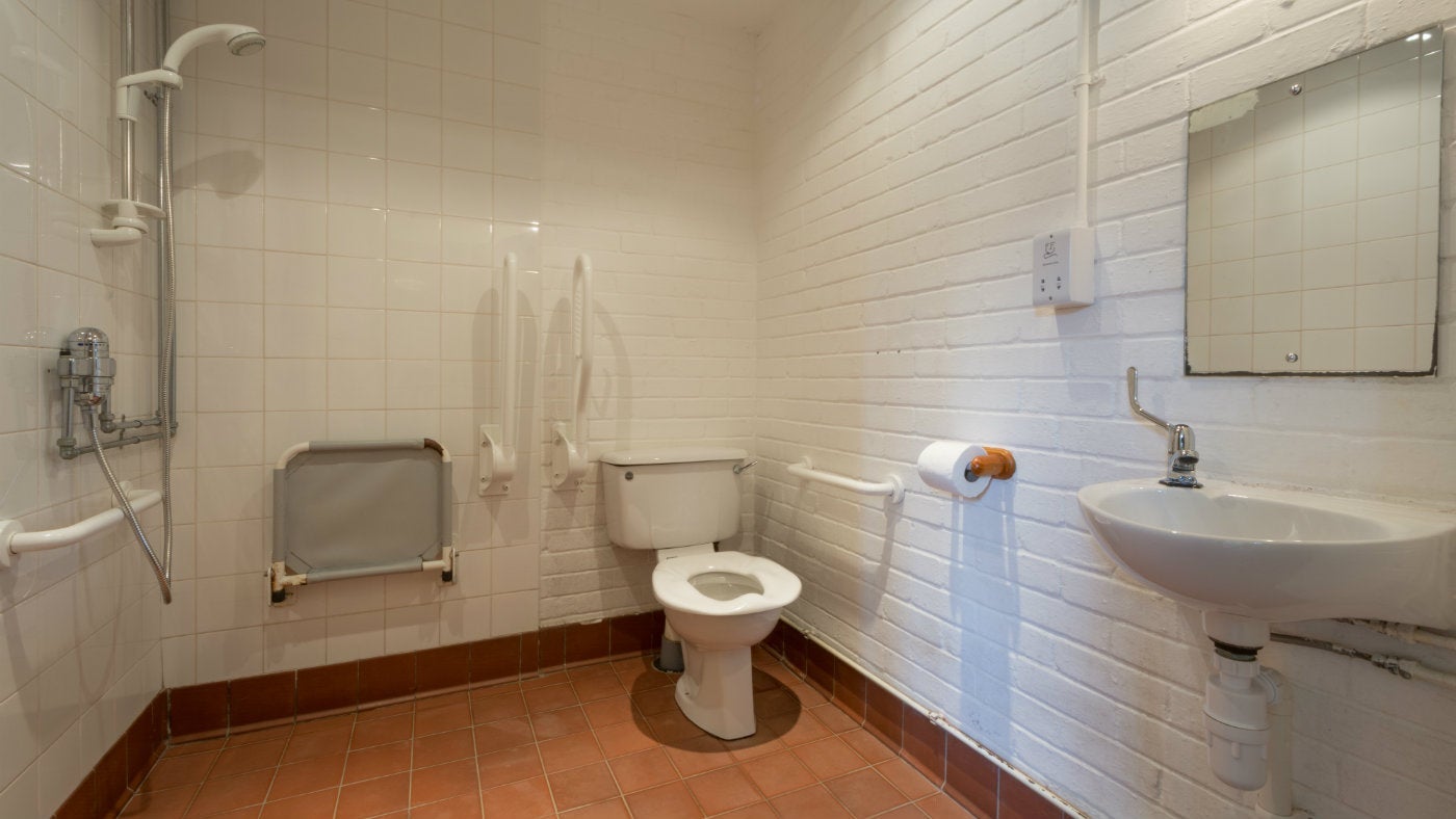 Wetroom at Penrose Bunkhouse, Cornwall