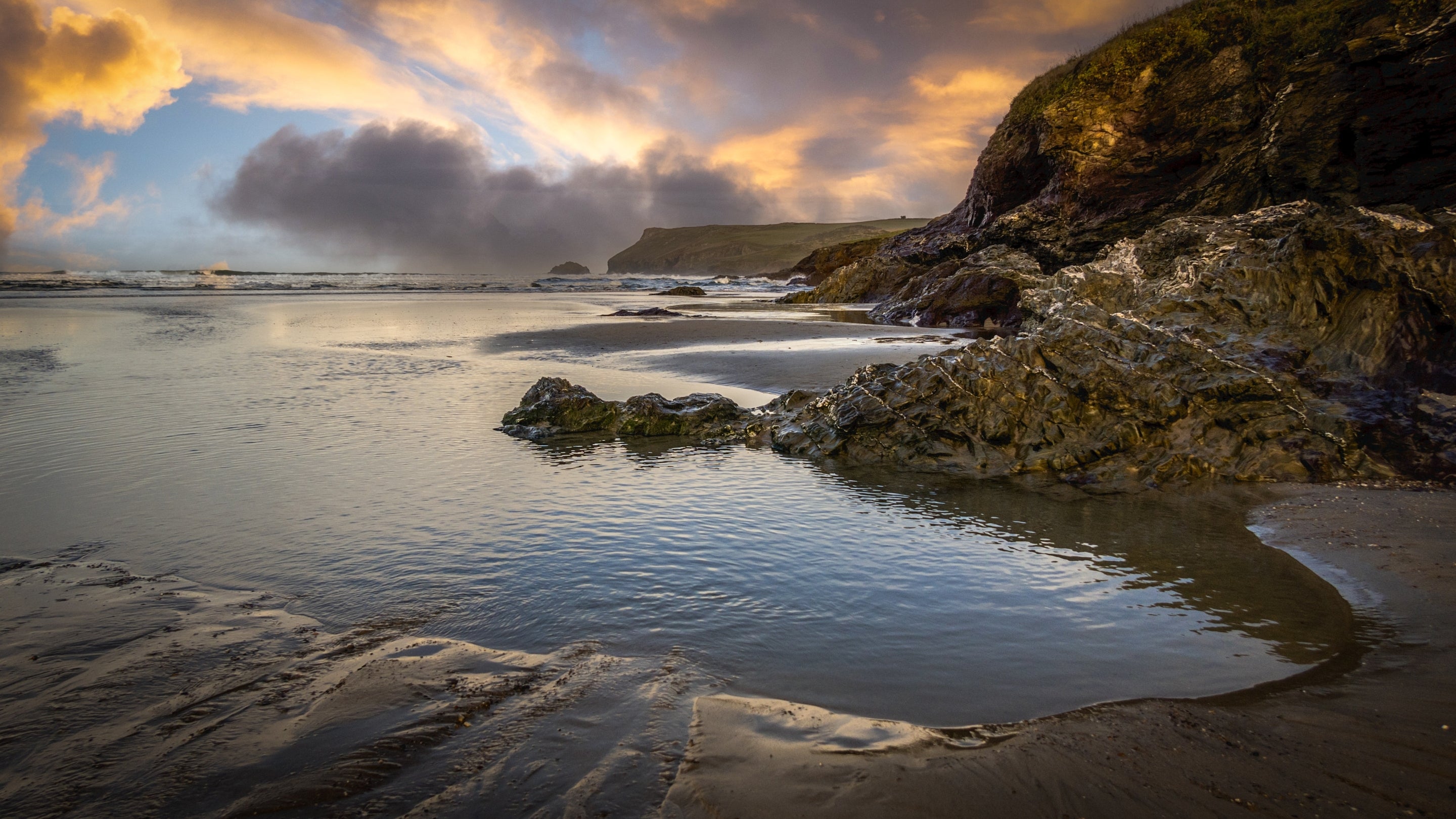 The area surrounding Pentire Head Farmhouse, Cornwall