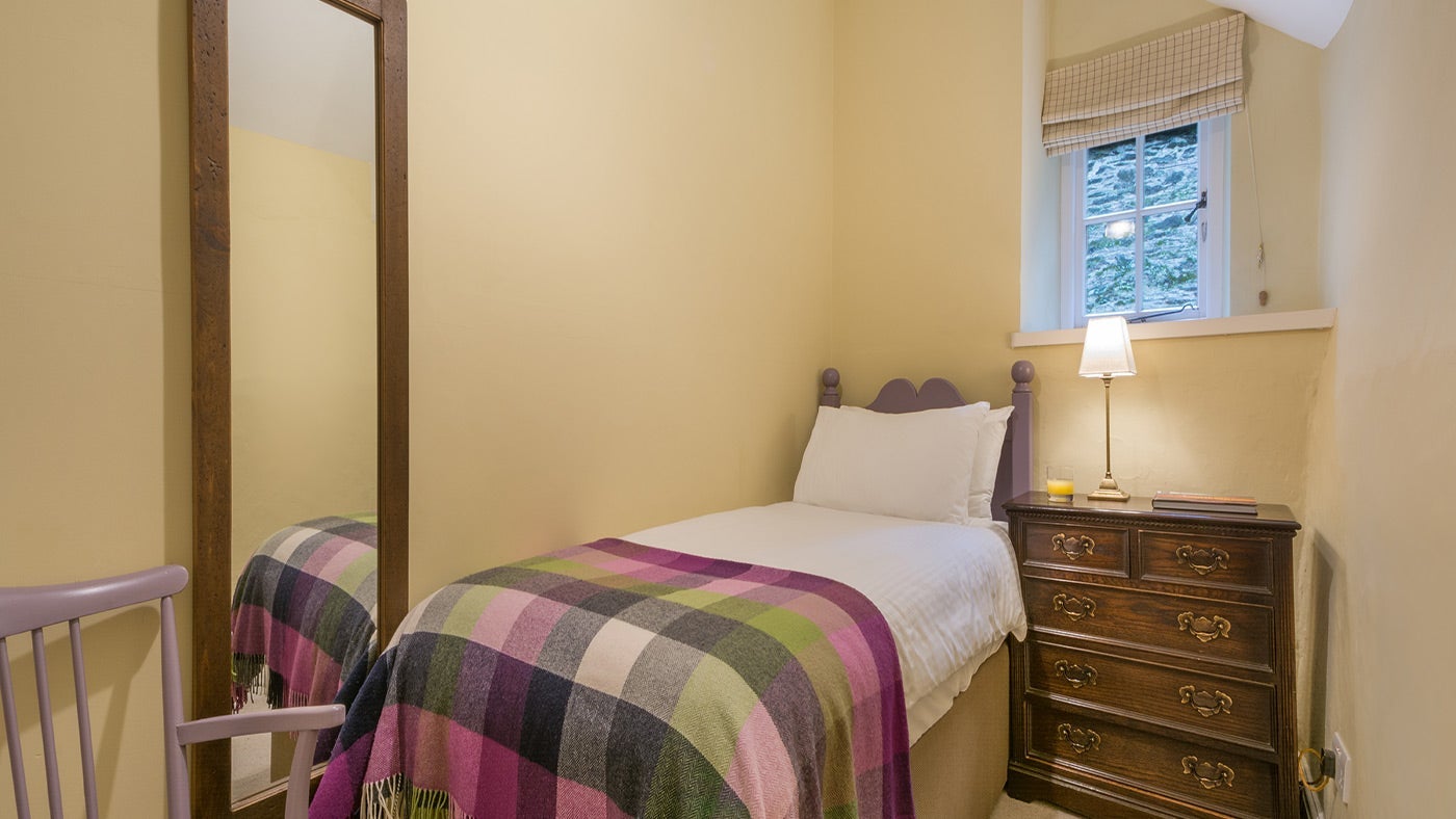 The single bedroom at Pont Pill Farm House, Pont Pill, Cornwall