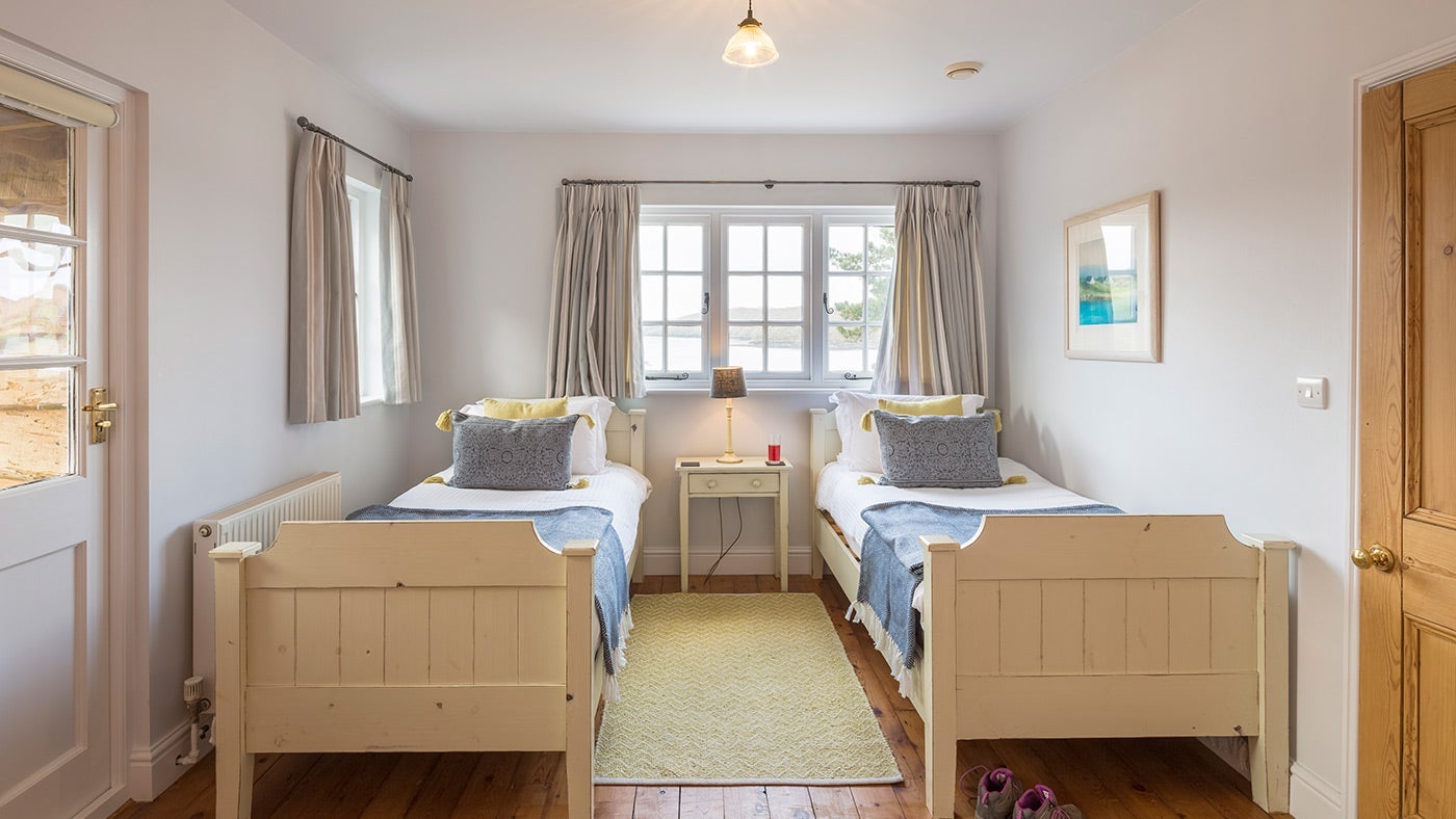 The twin bedroom at Powders, Helston, Cornwall