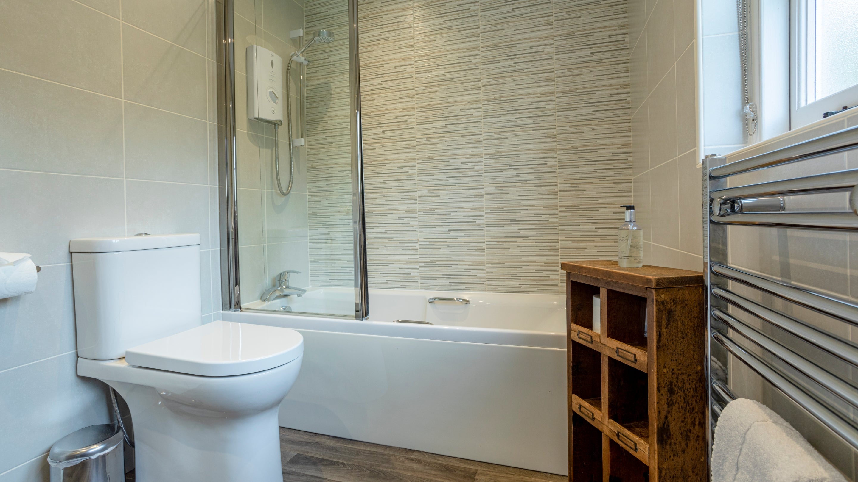 The bathroom at Roseland Old School House, Cornwall