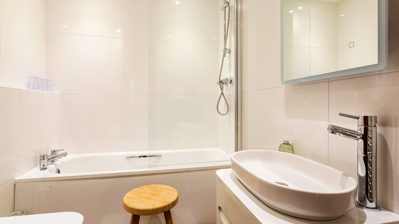 The bathroom at Roseland Porth Barn, Cornwall