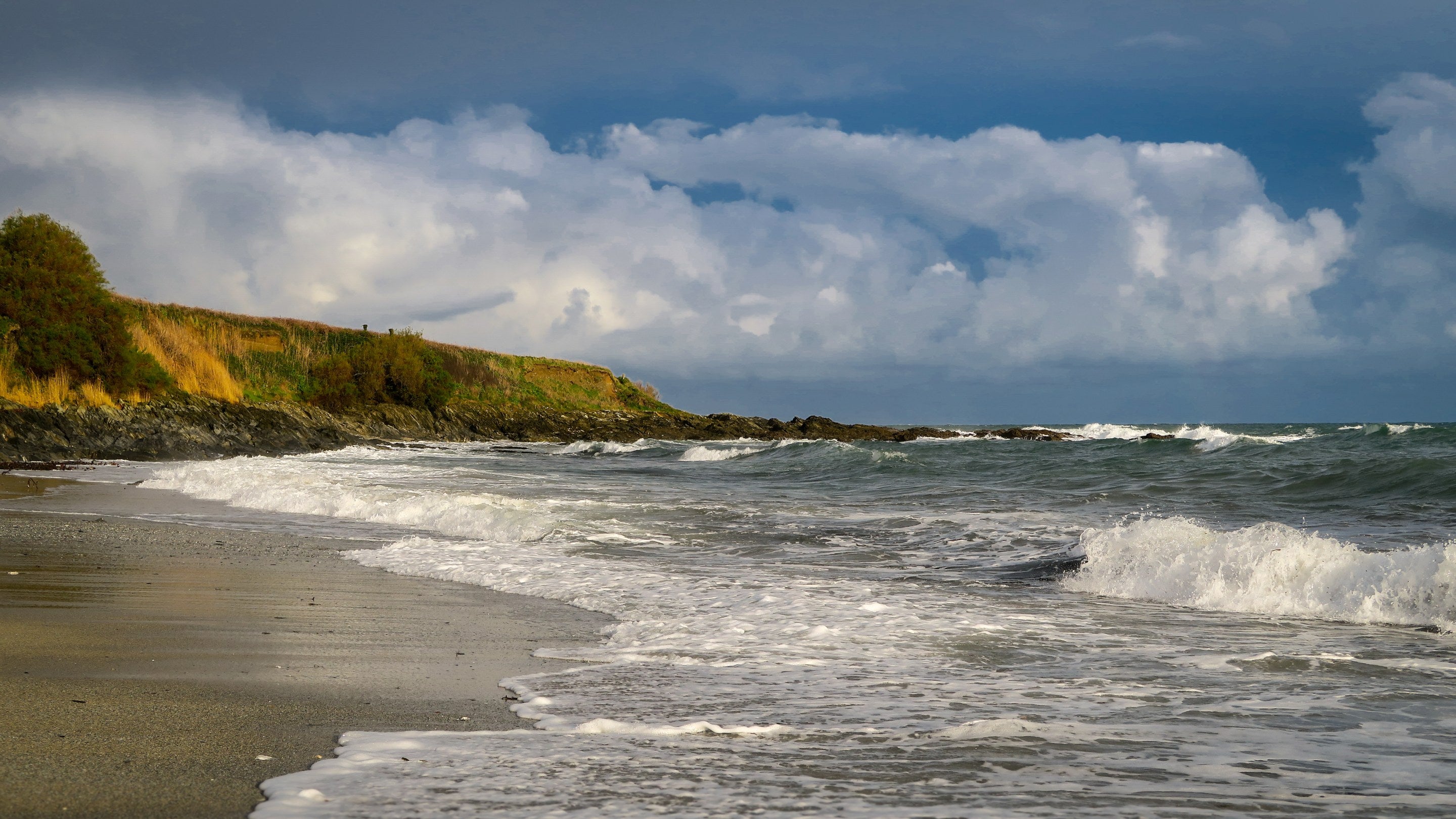 Towan Beach, a sandy beach five minutes from Roseland Porth Barn, Cornwall
