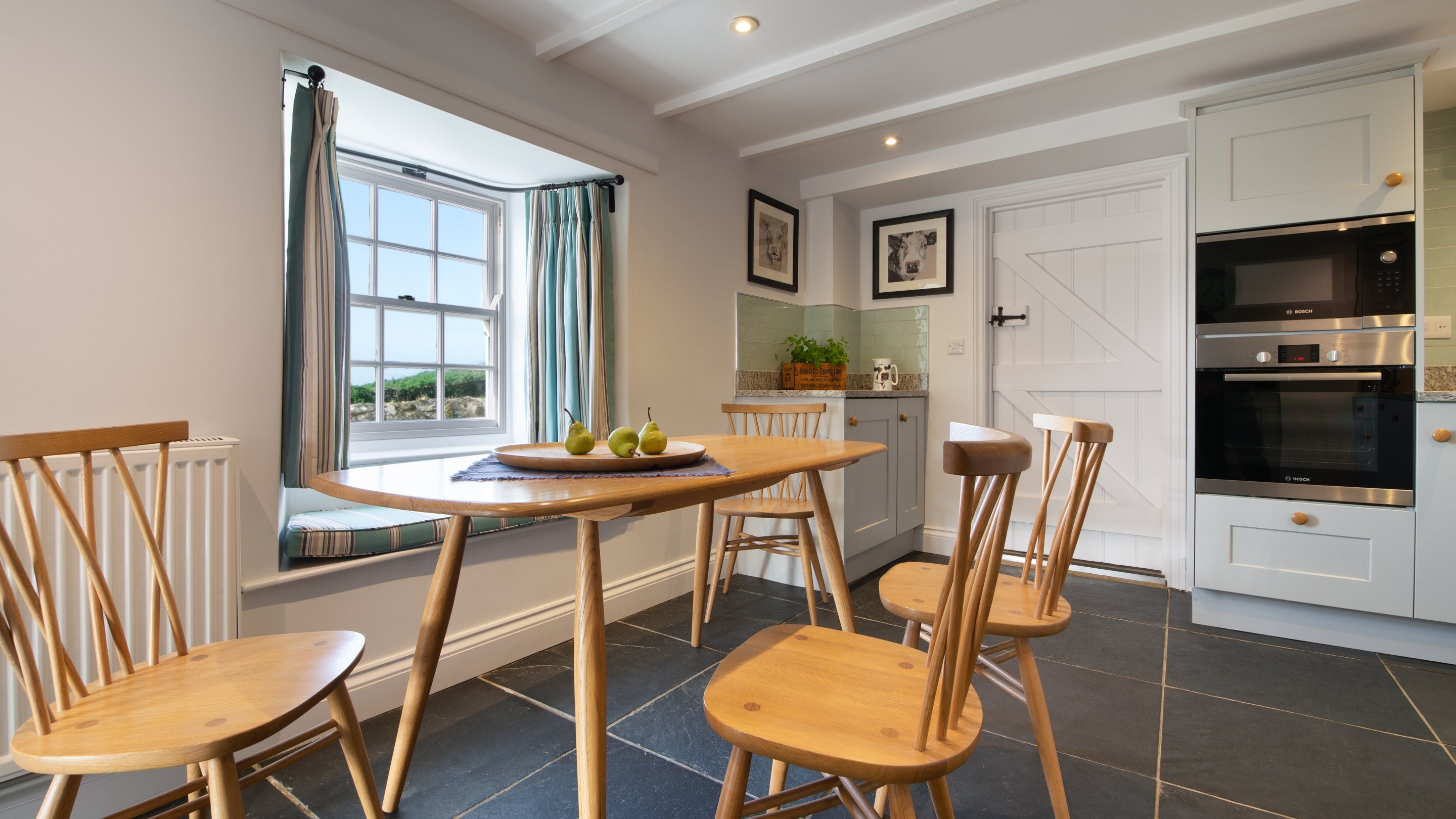 The kitchen and dining room at Stepper View, Cornwall