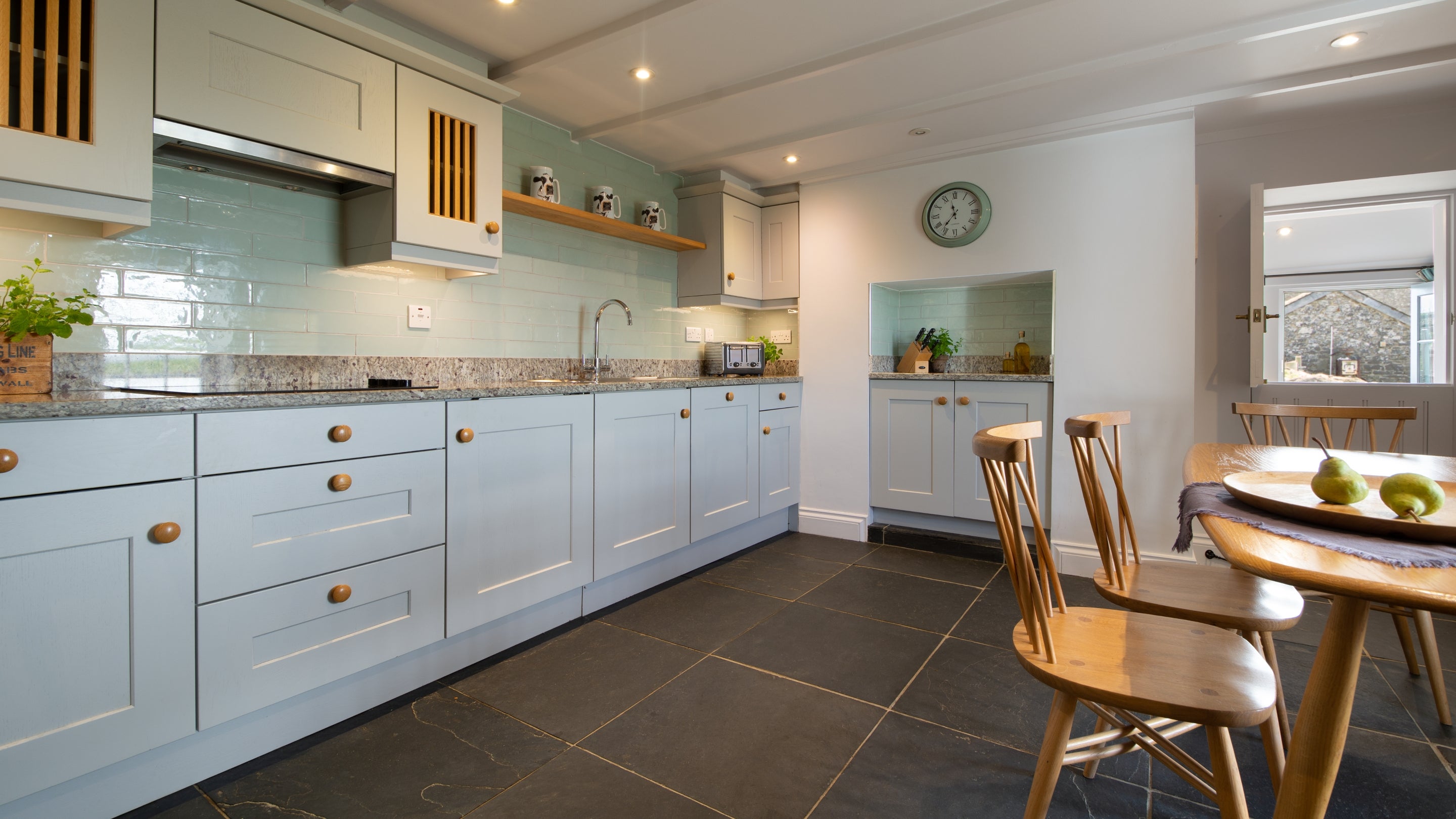 The kitchen and dining room at Stepper View, Cornwall