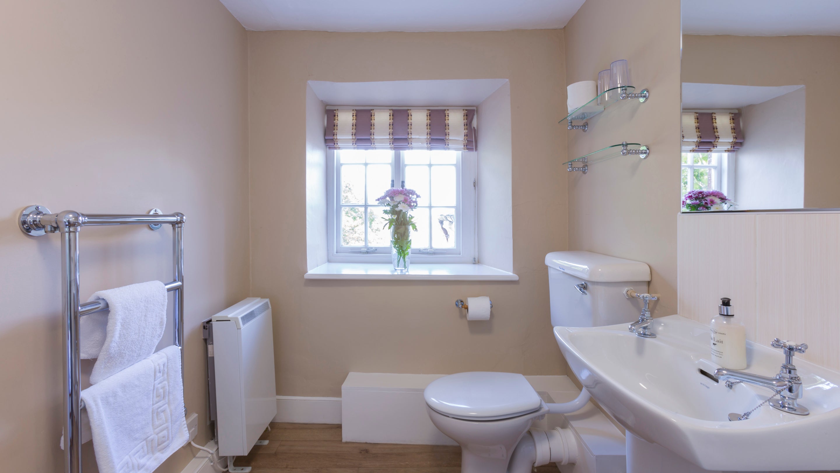 The bathroom at Tippett's, Cornwall