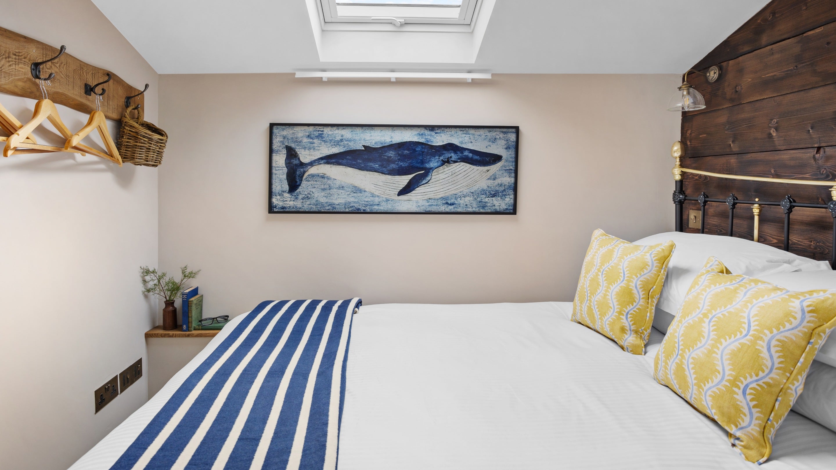 The small double bedroom at Tom Parsons' Hut, Cornwall