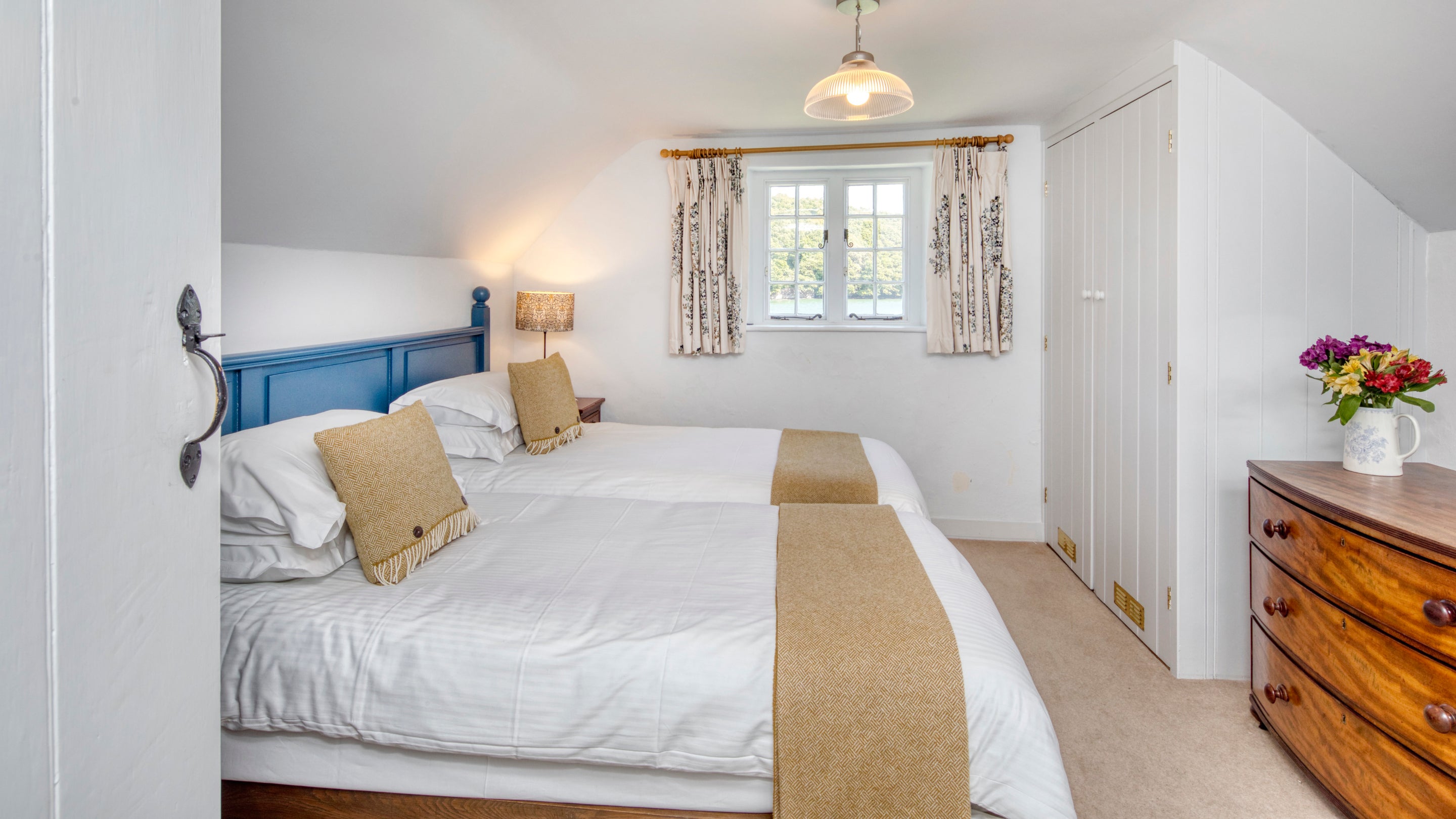 The double/twin bedroom at Trelissick Quay Cottage, Cornwall