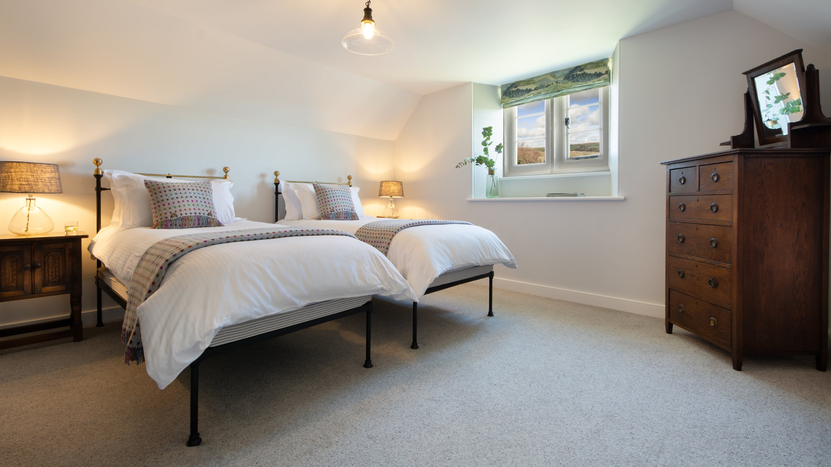 The twin bedroom at Winnianton Farmhouse, Cornwall