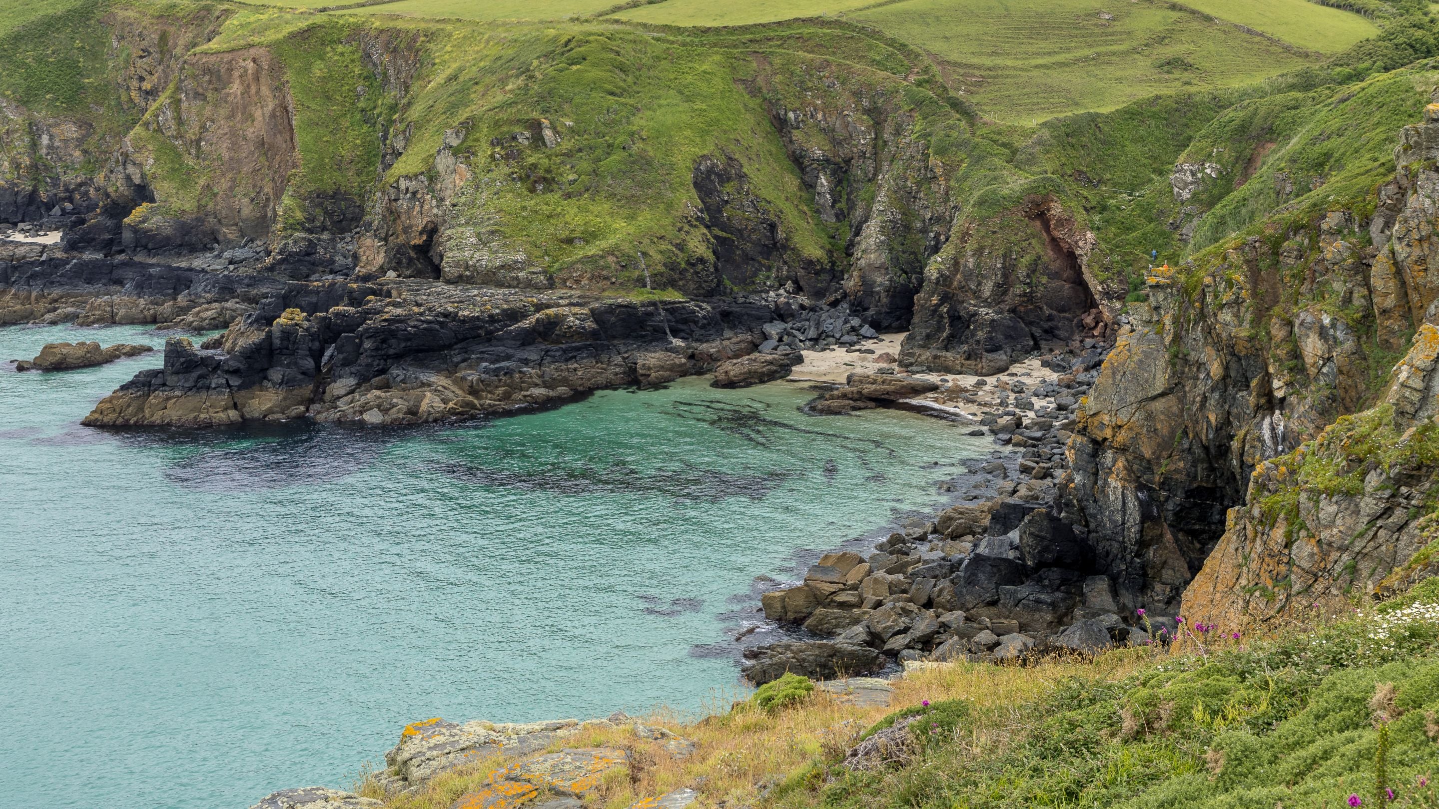A cove near Wireless Cottage, Cornwall