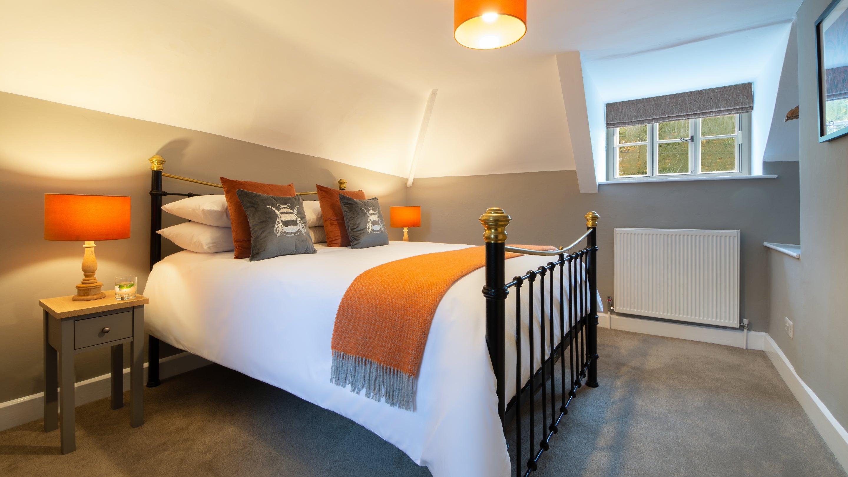 The double bedroom at Lion Lodge, Gloucestershire