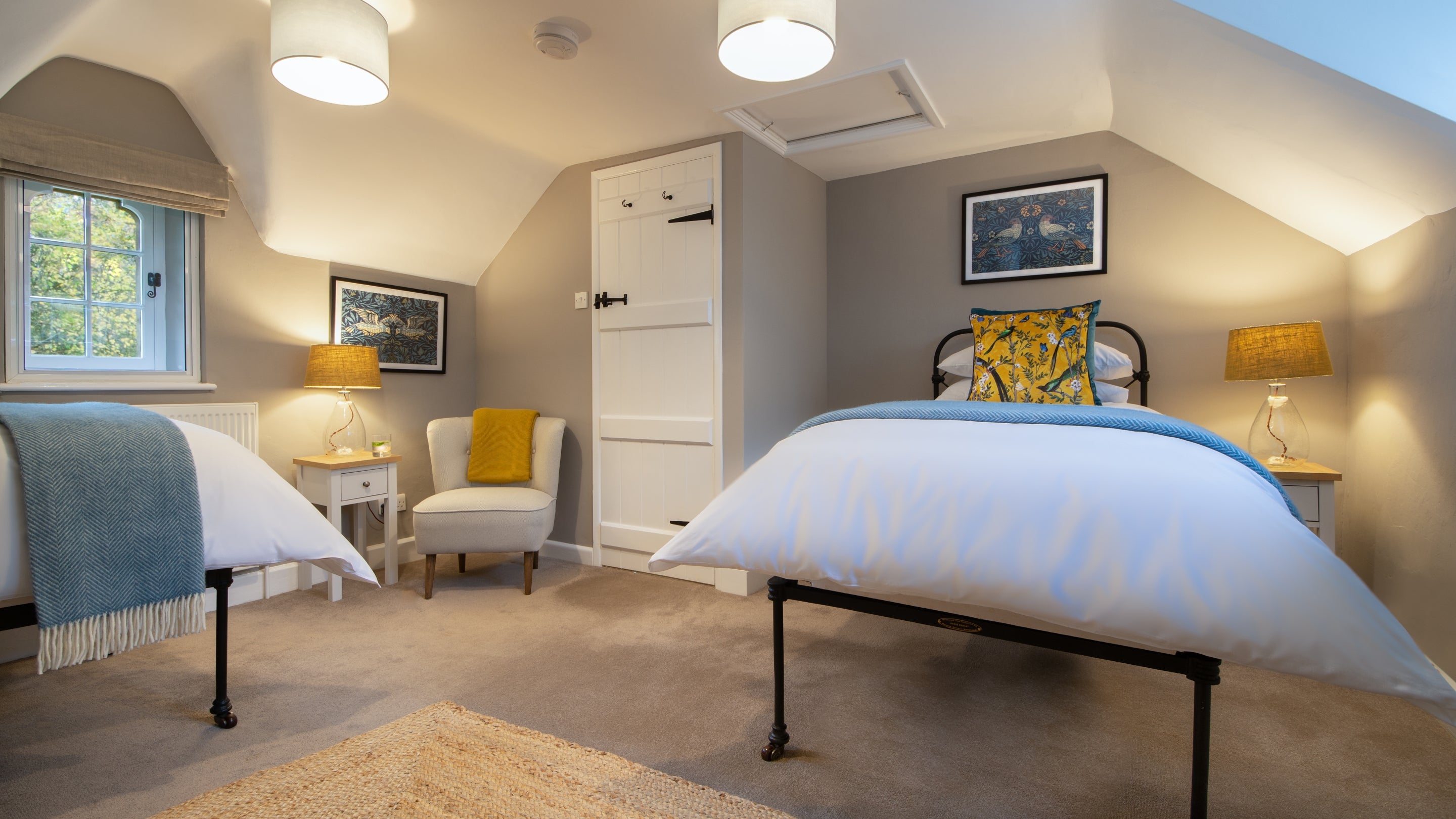 The twin bedroom at Lion Lodge, Gloucestershire