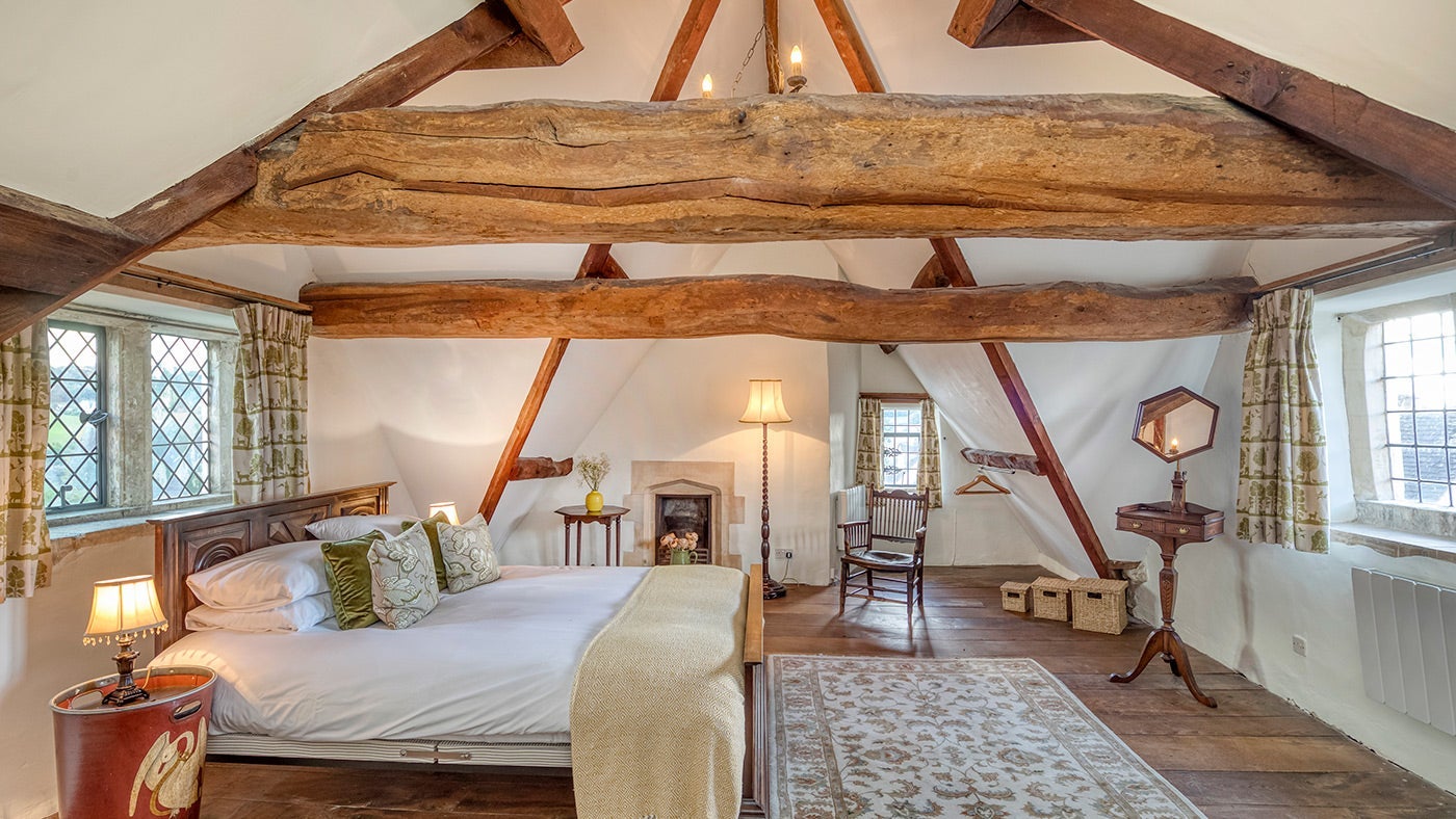 The double bedroom on the second floor at The Little Fleece, Gloucestershire