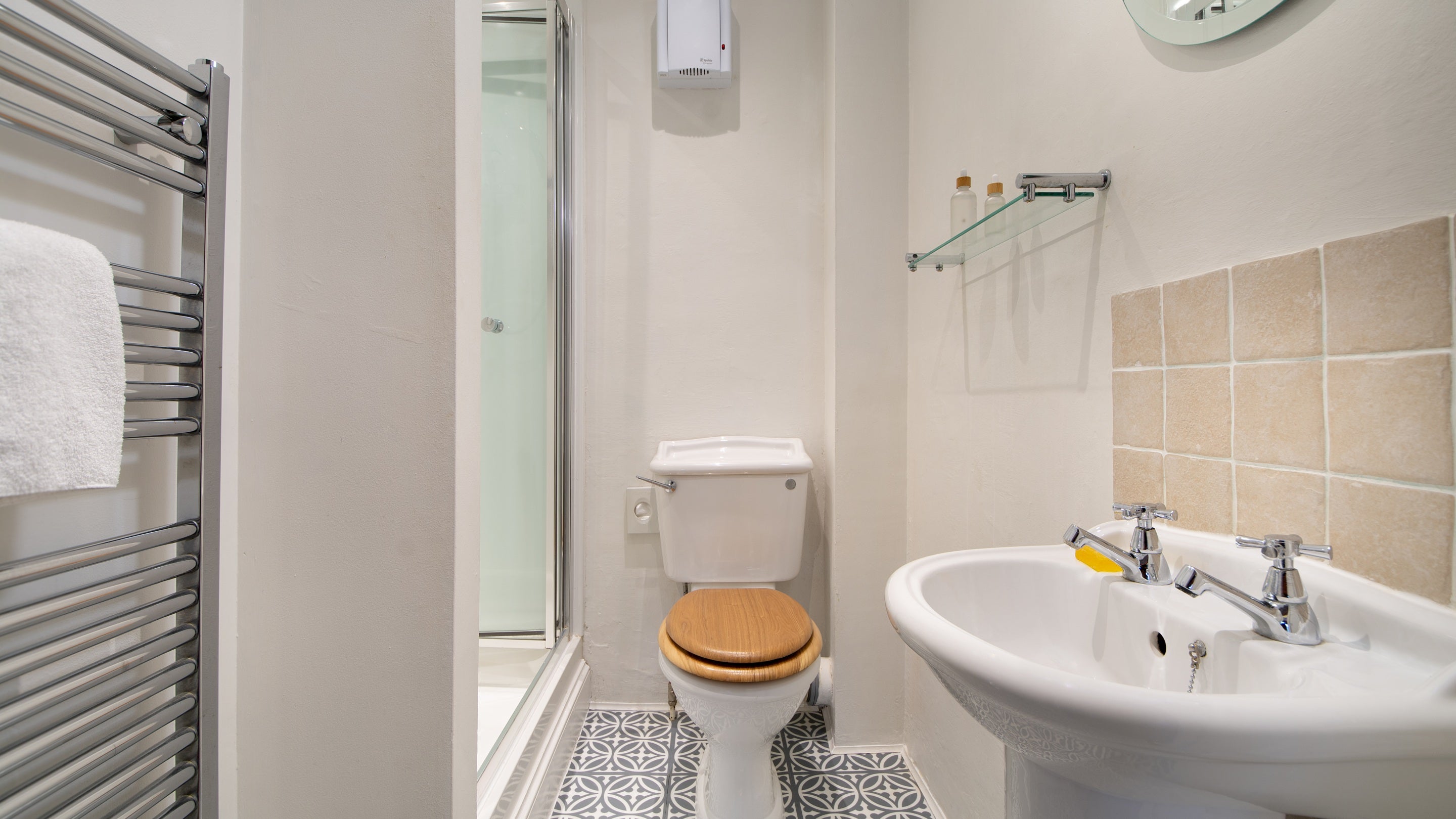 The en-suite shower room at Newark Lower Lodge, Gloucestershire