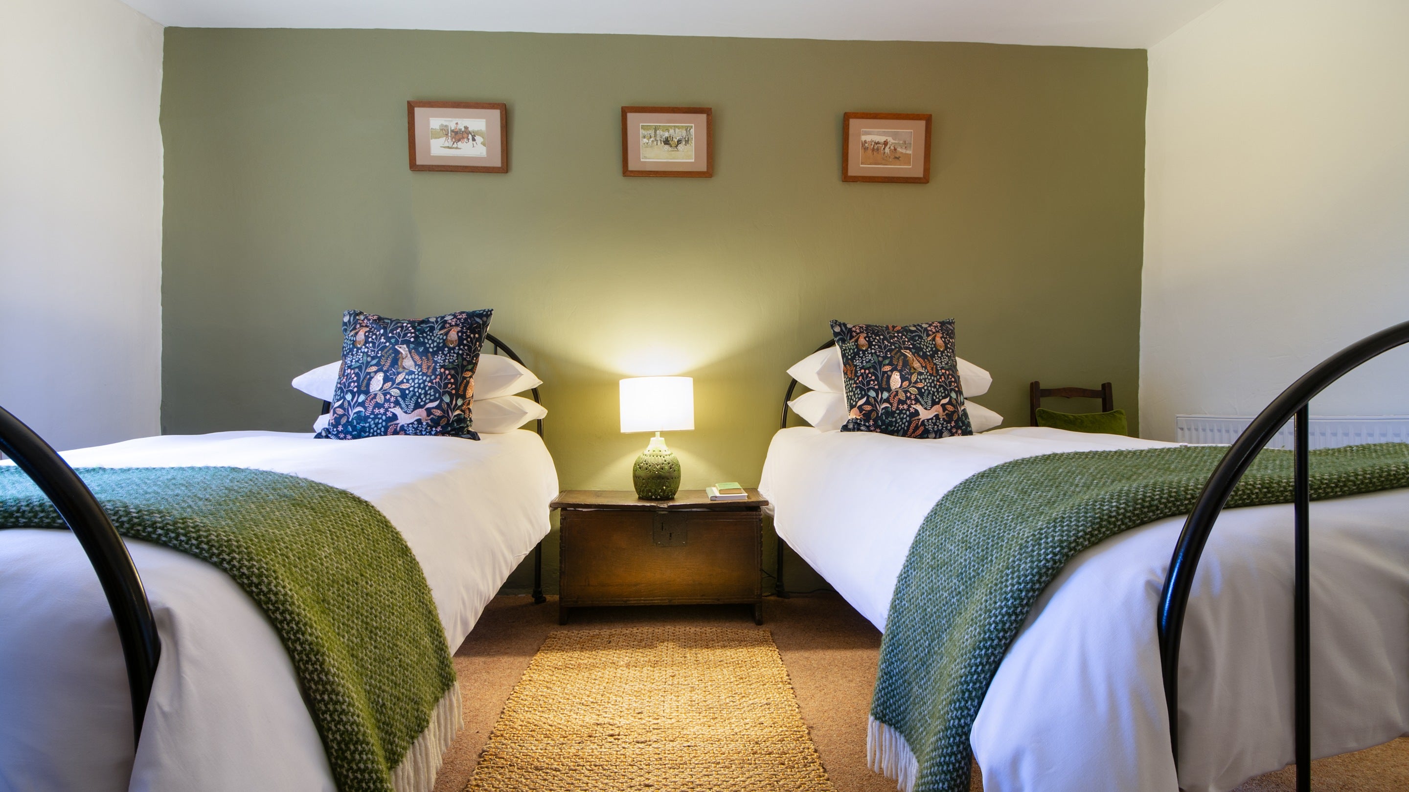 The twin bedroom at Newark Lower Lodge, Gloucestershire