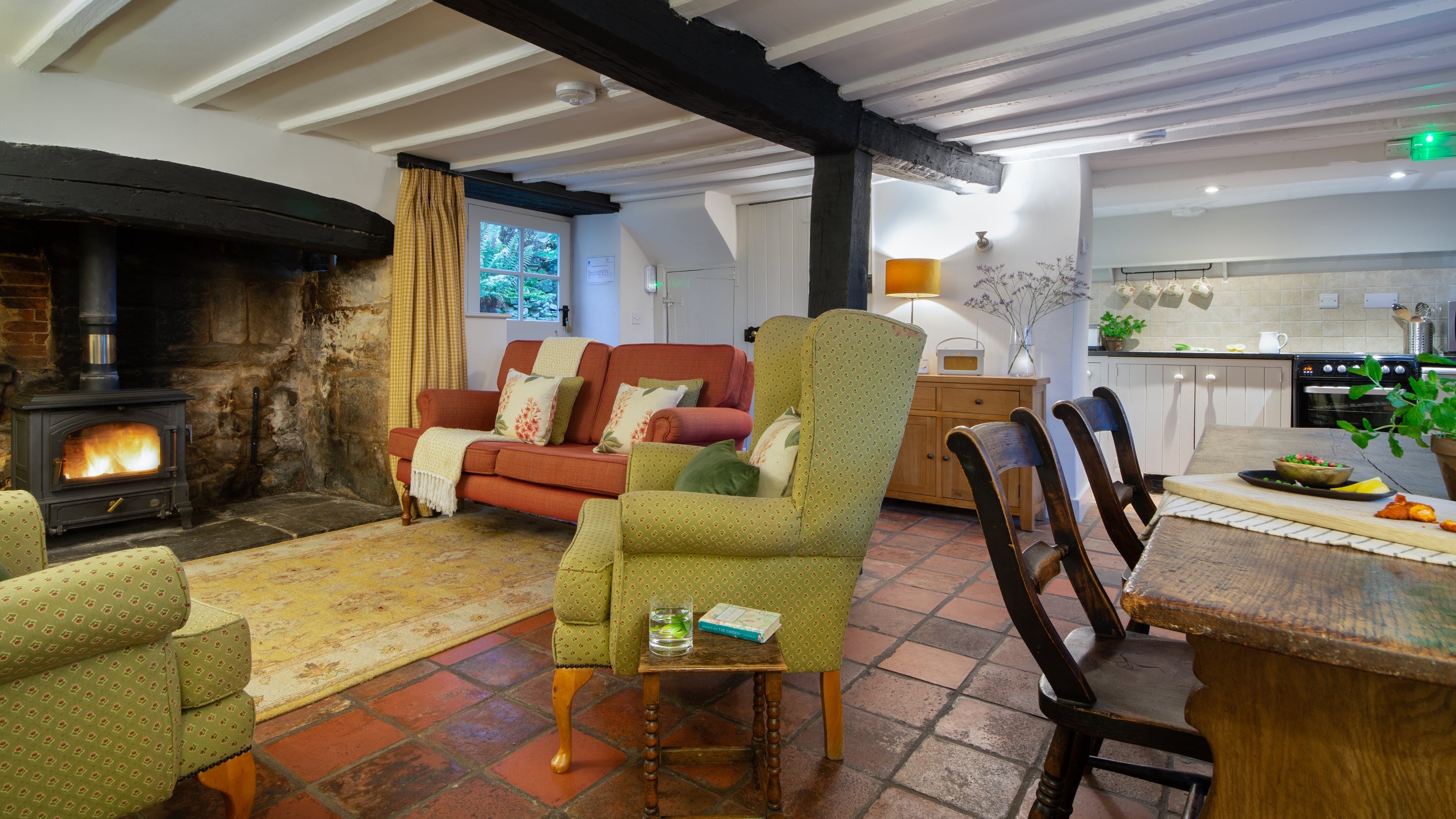 The living and dining area at Snowshill Honor's Cottage, Gloucestershire