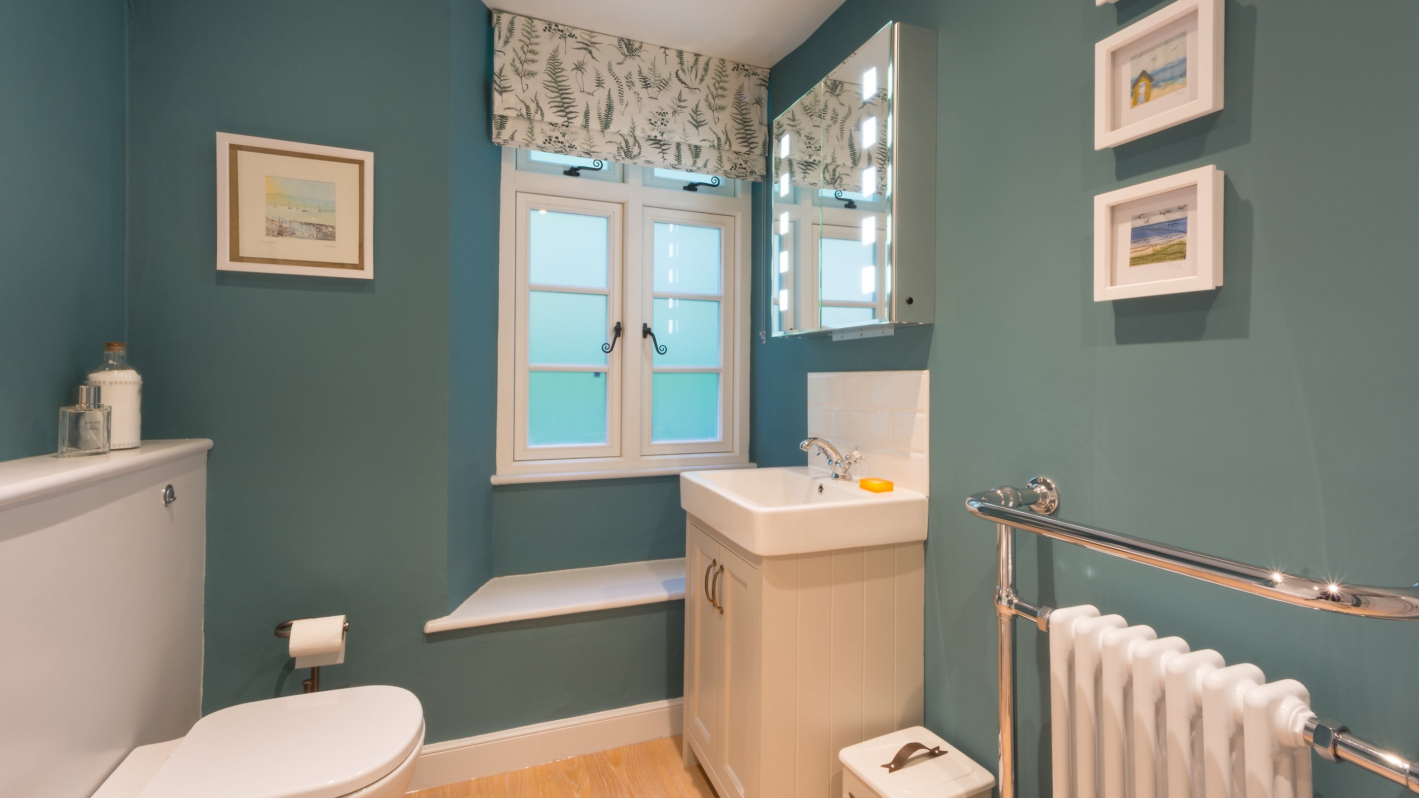 The bathroom at Compass Cottage, Devon