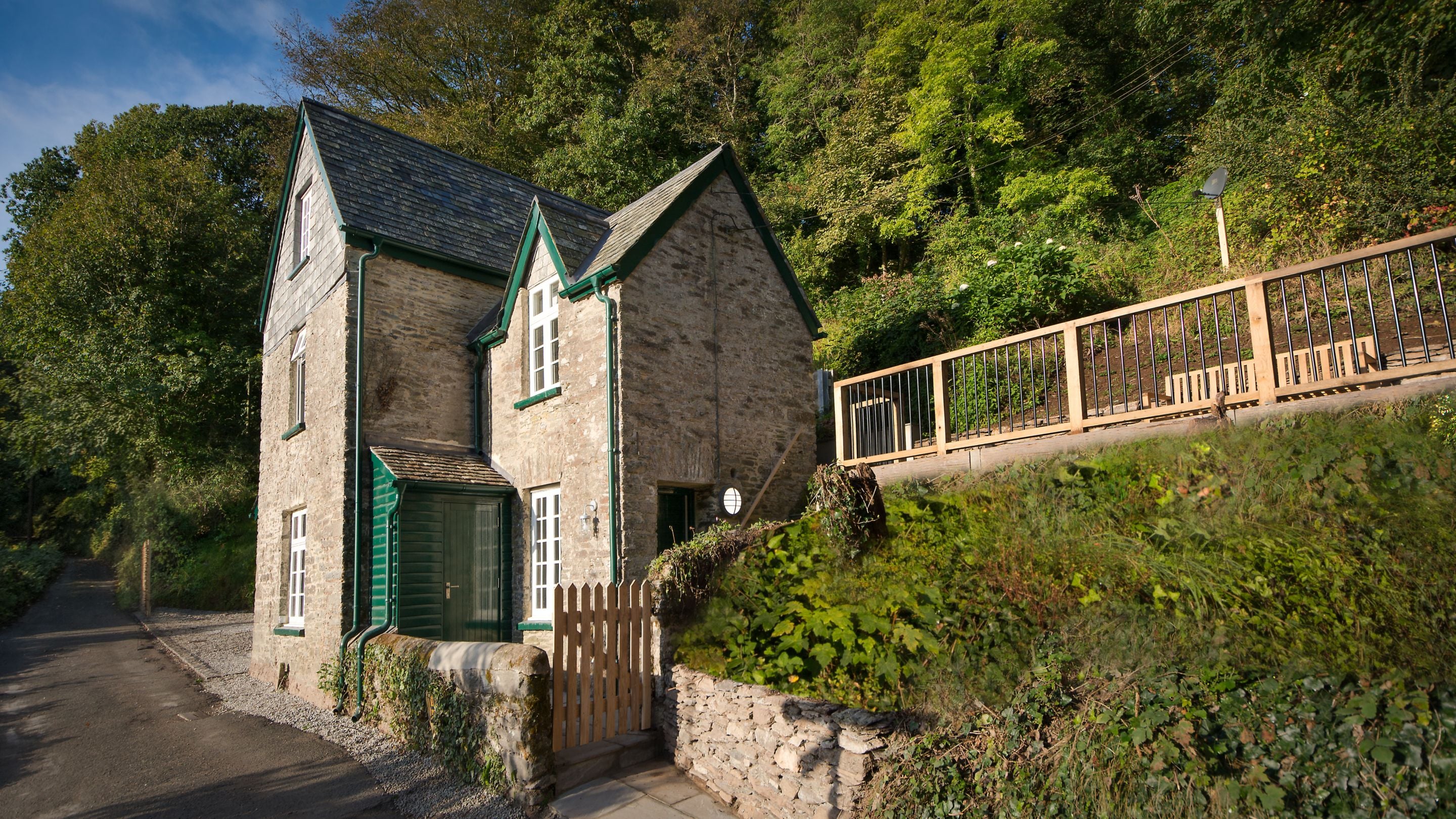 The exterior of Compass Cottage, Devon