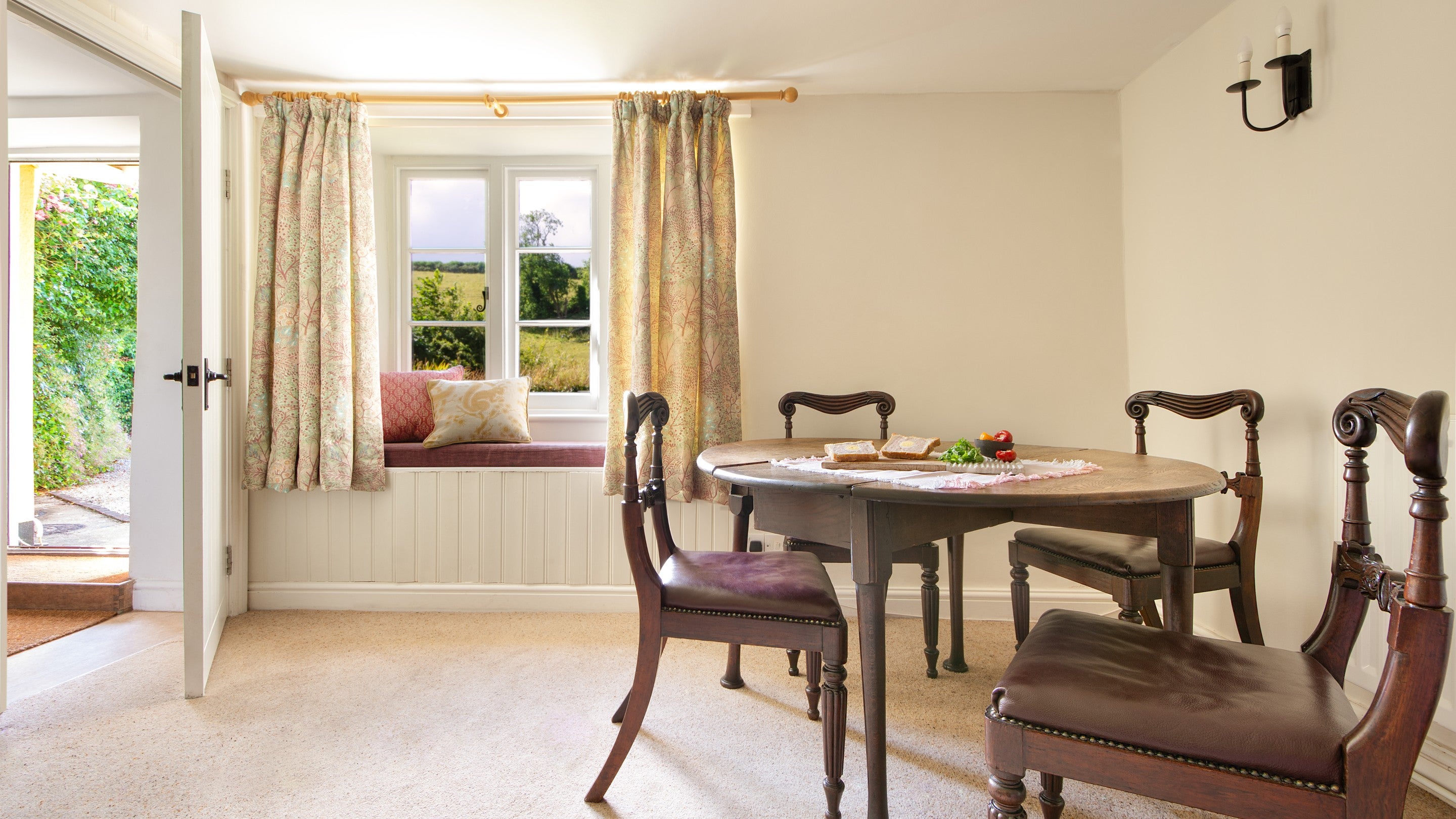 The dining area at Crockers Cottage, Devon