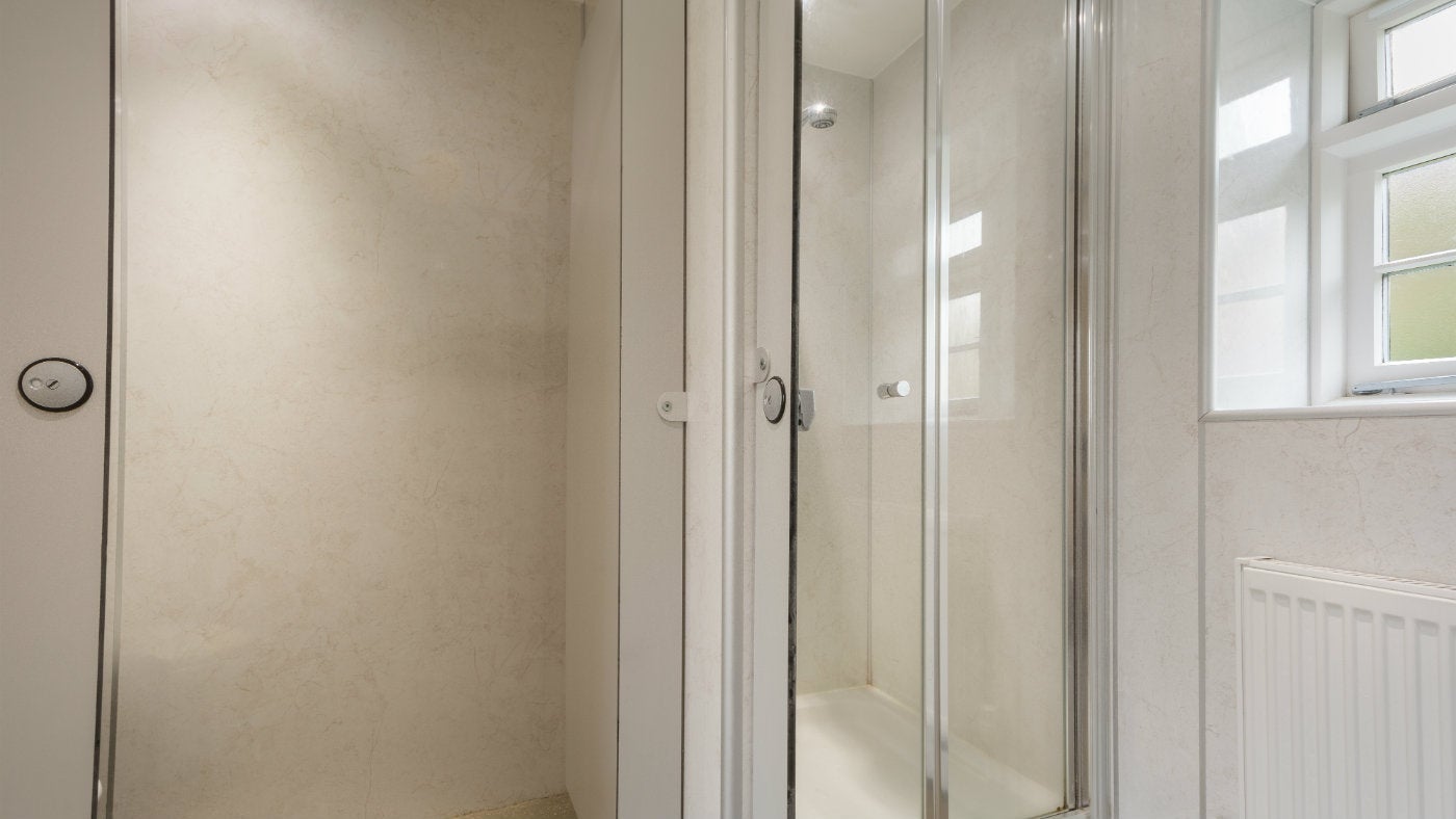 A shower room Exmoor Bunkhouse, Lynmouth, Devon