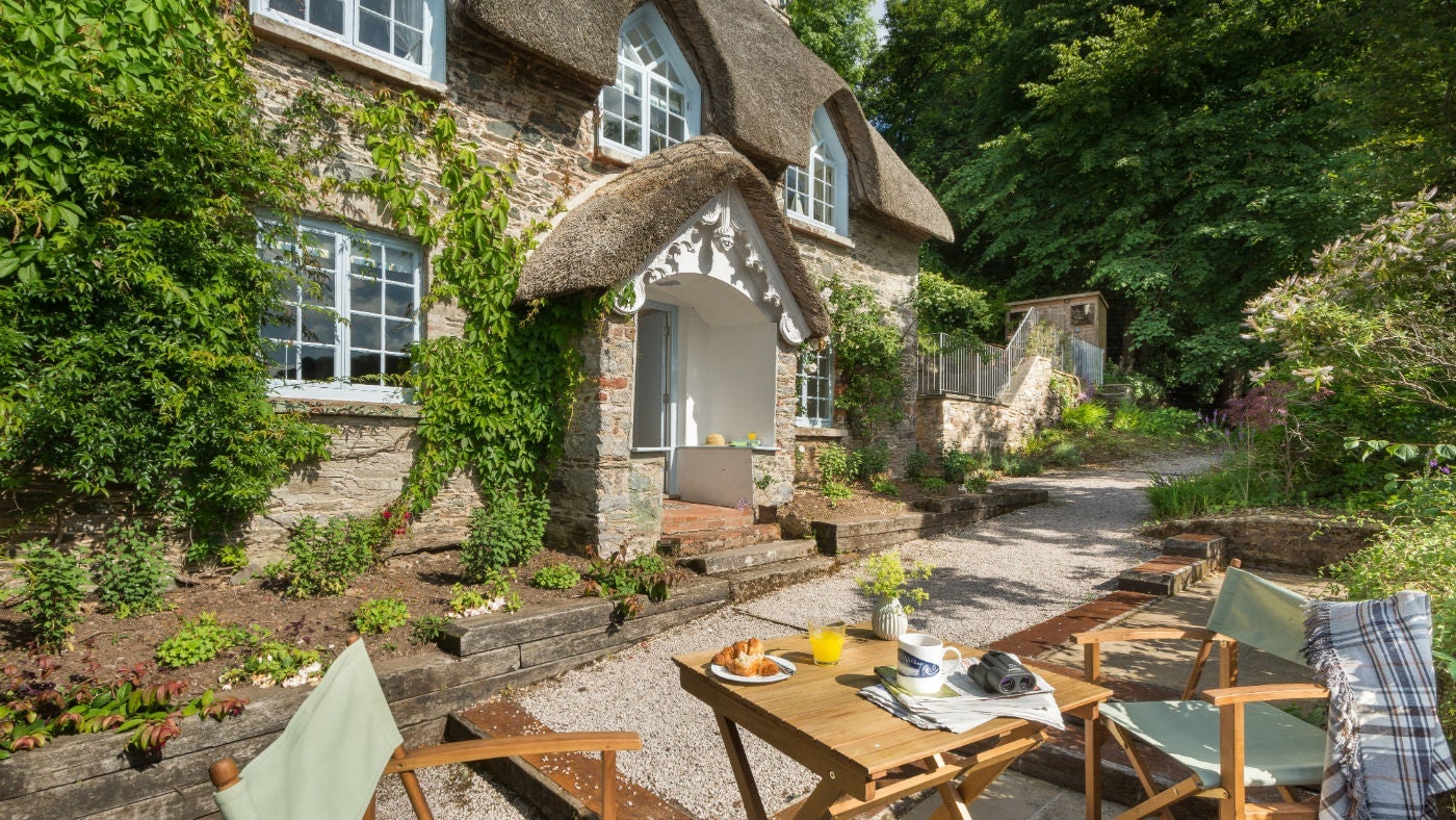 The patio and seating area at Ferry Cottage, Brixham, Devon