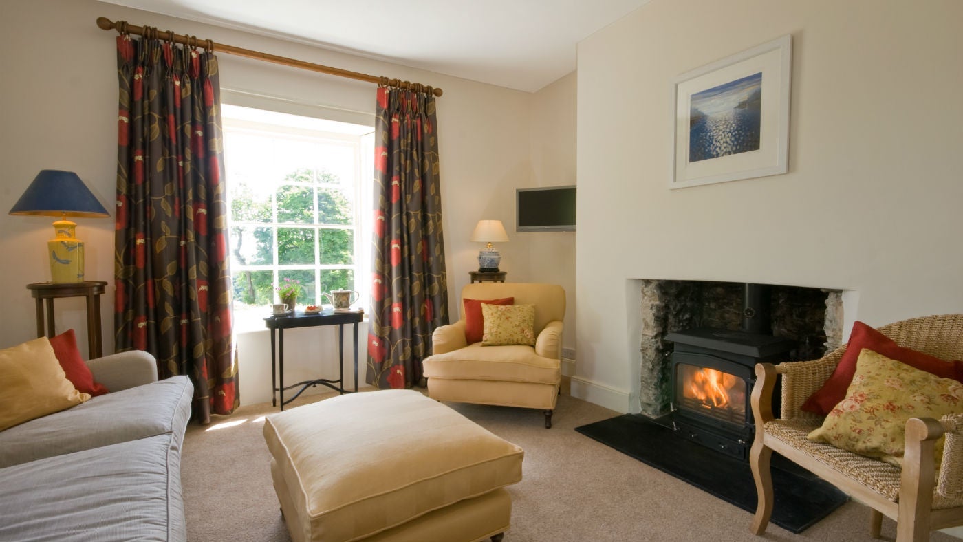 Reception room with fireplace, South Lodge Greenway