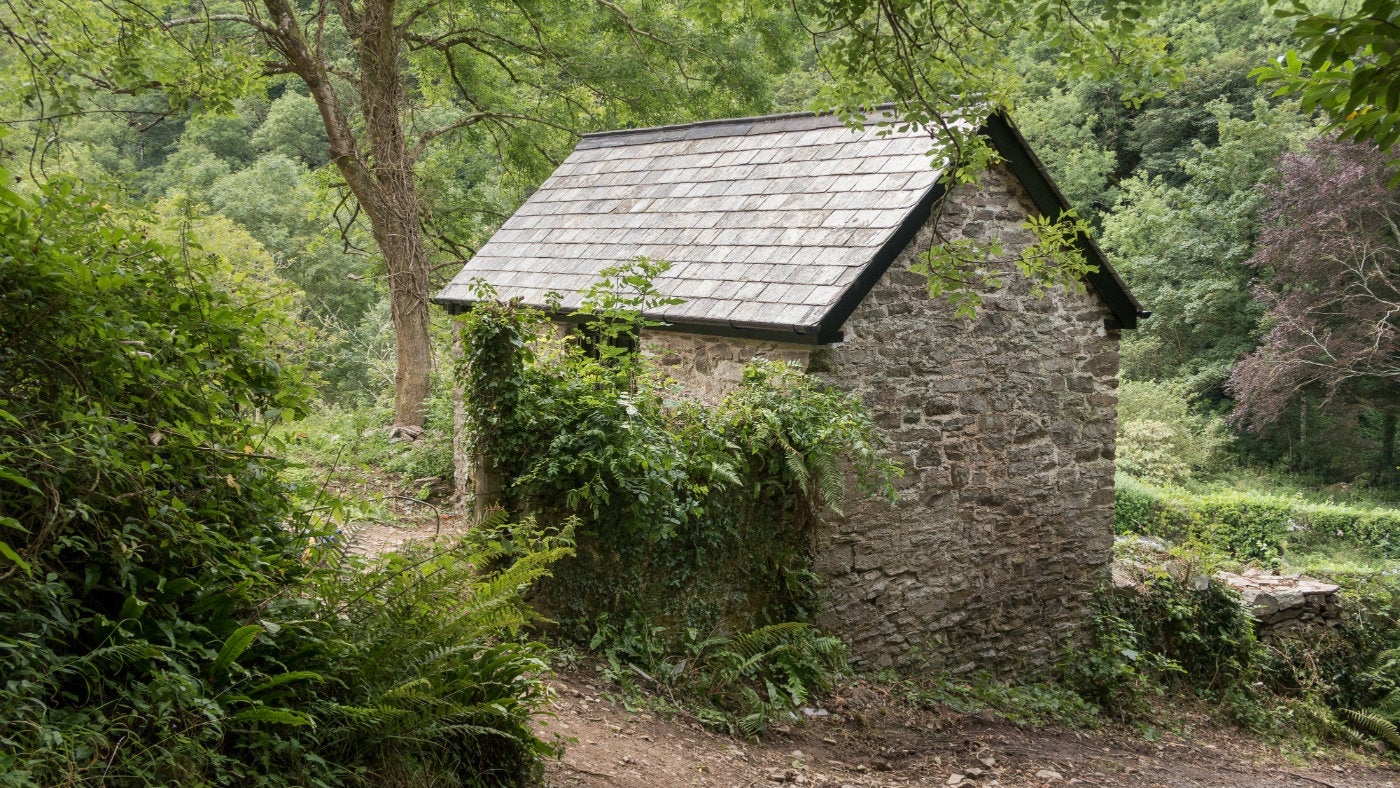 The exterior of Heddon Orchard Bothy, Devon