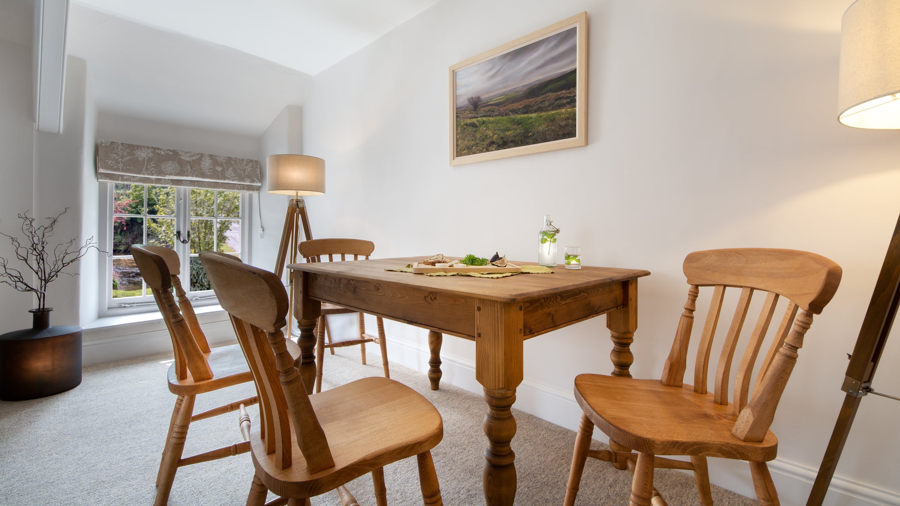 The sitting and dining room at Heron View, Devon