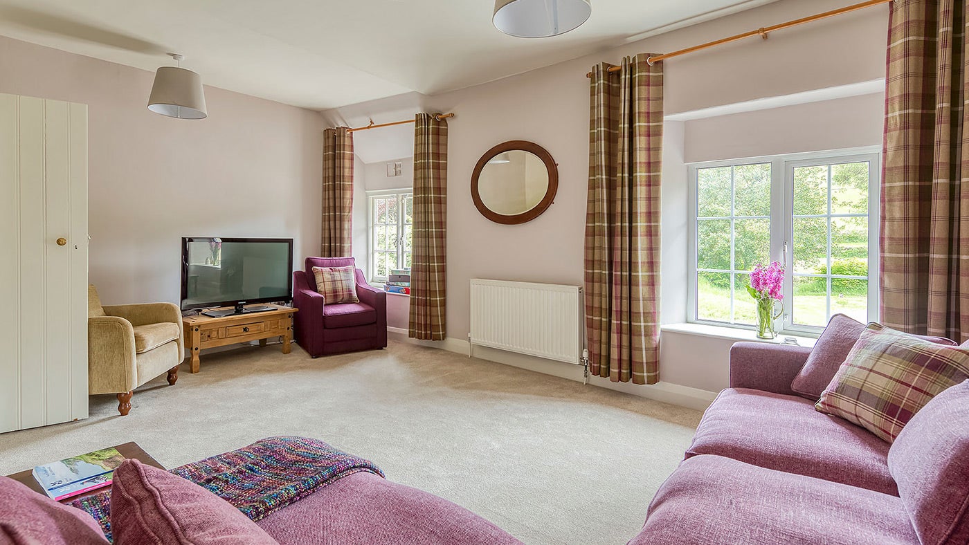 The sitting room at Kingfisher View, Devon