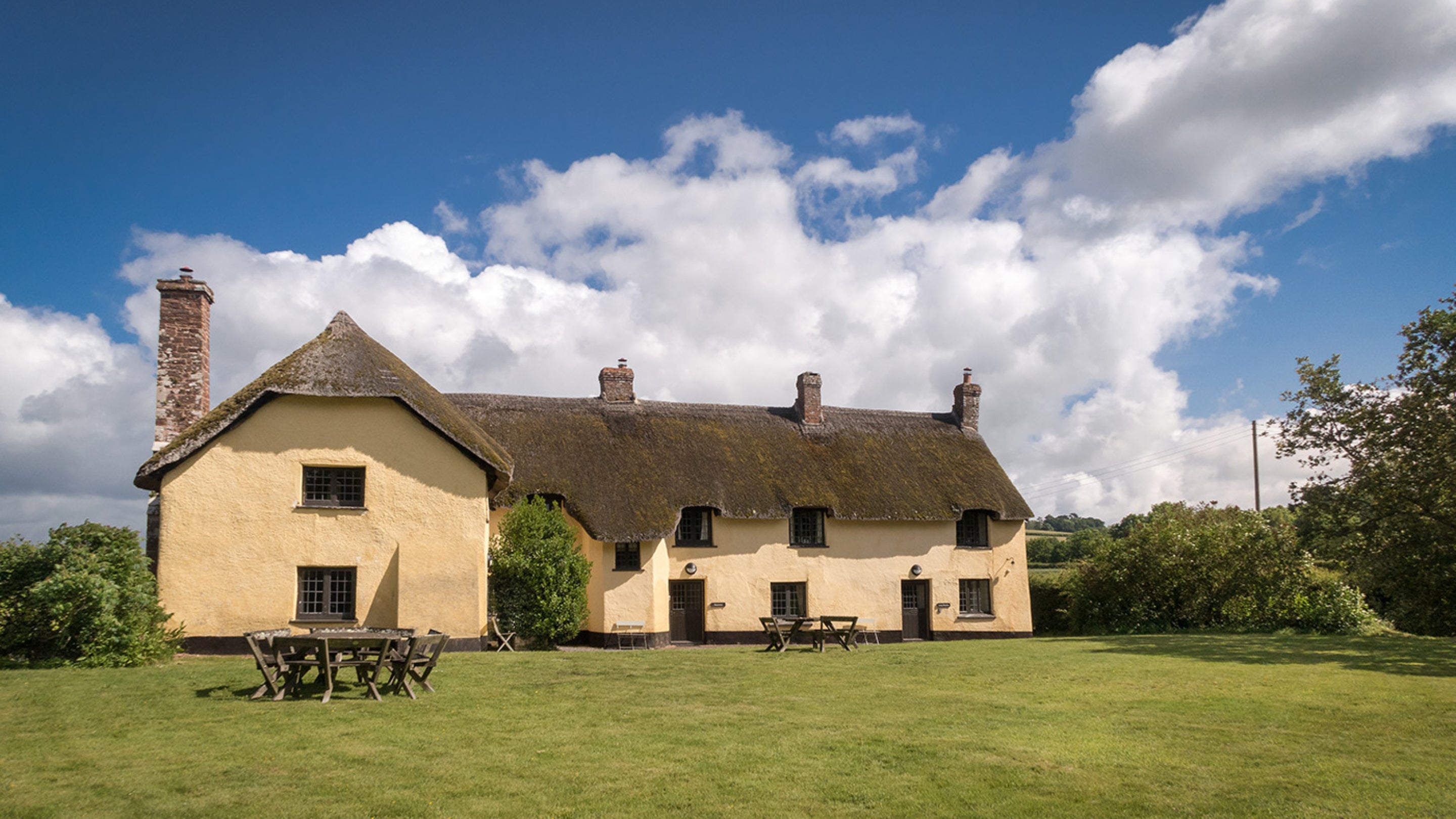 The exterior of Longmeadow Cottage, Devon